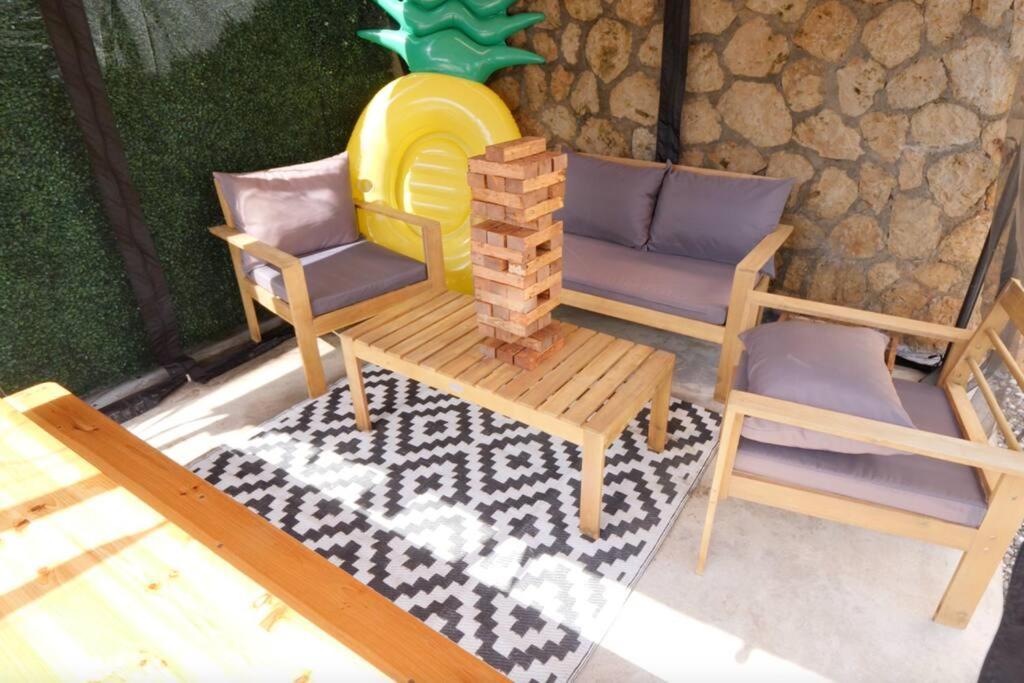 De Shalom Ocho Rios