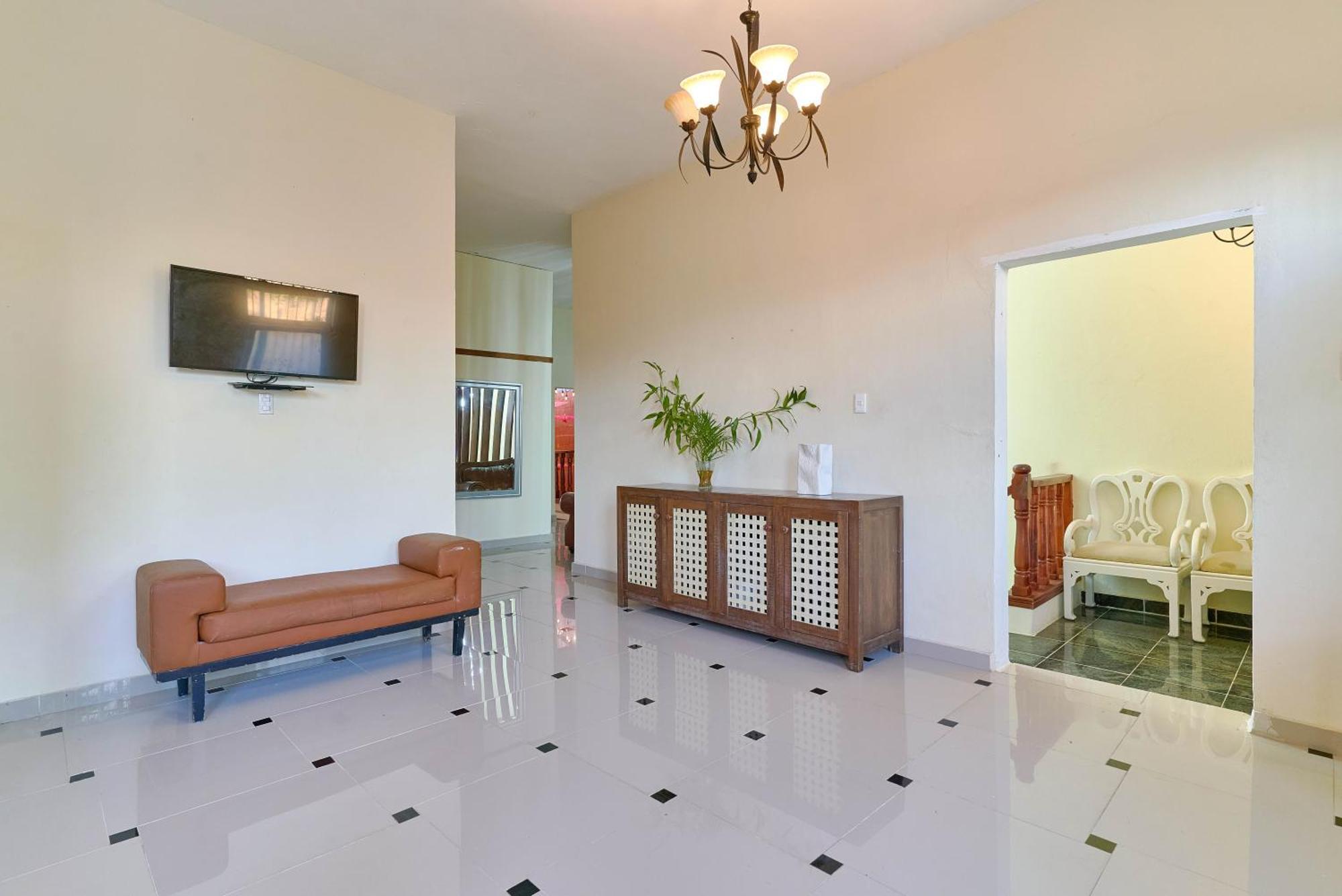 D'cornelio Hotel