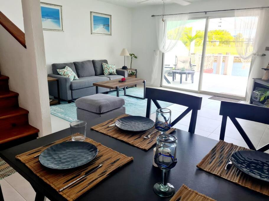 True North - Waterfront On Jolly Harbour *