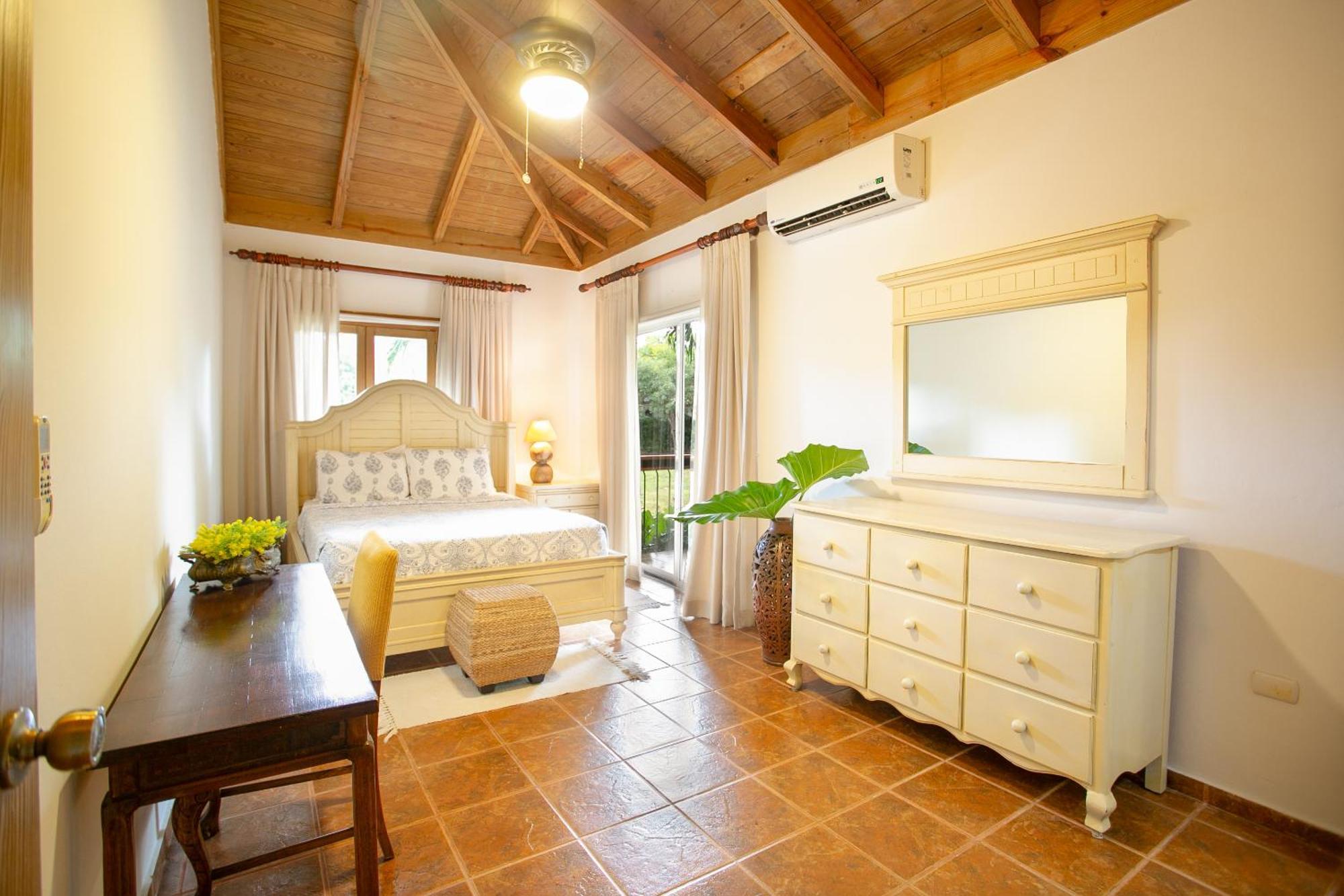 Villa Fontana Di Rosa, African Style La Romana