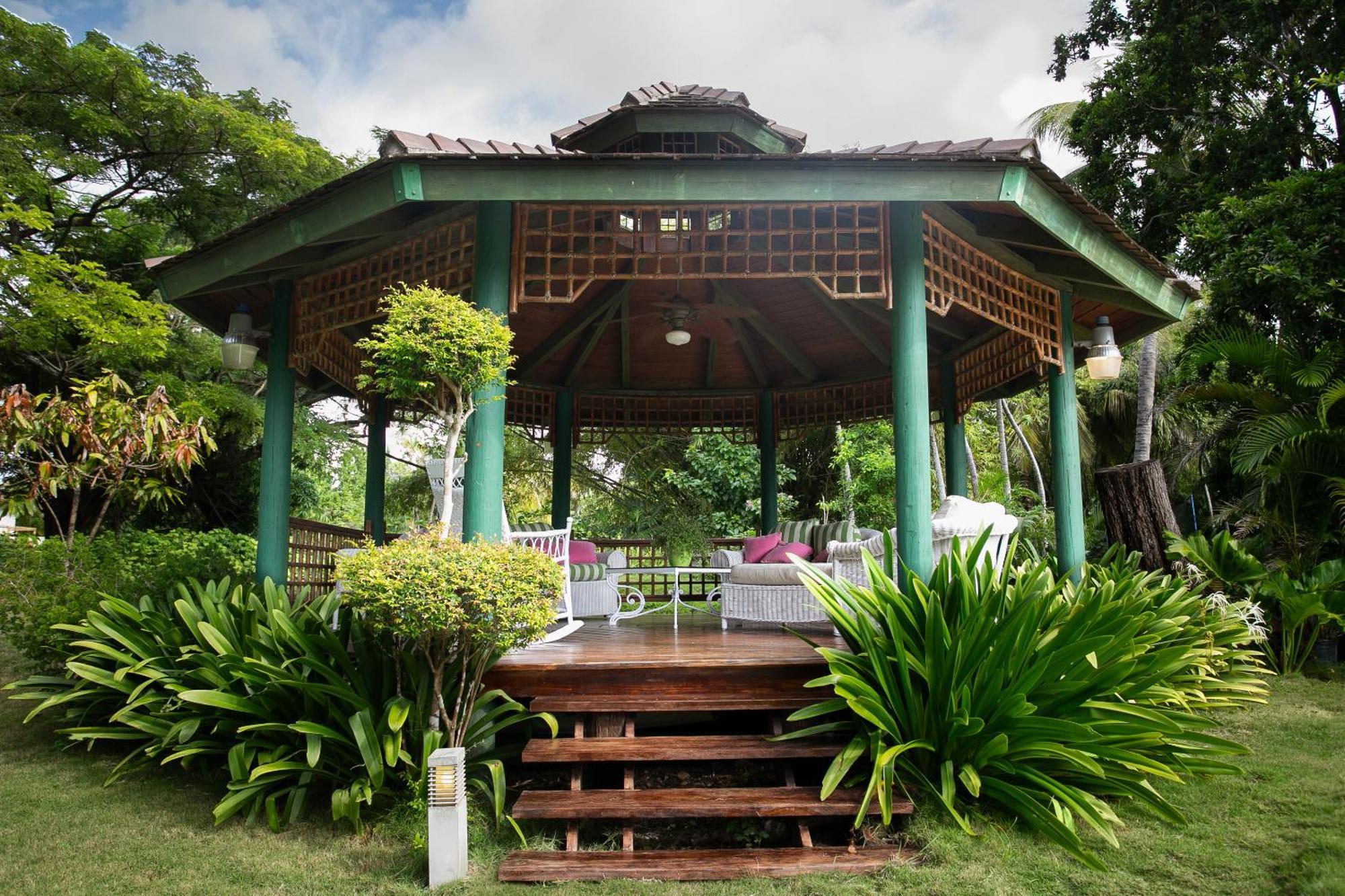 Fontana Di Rosa, African Style Villa