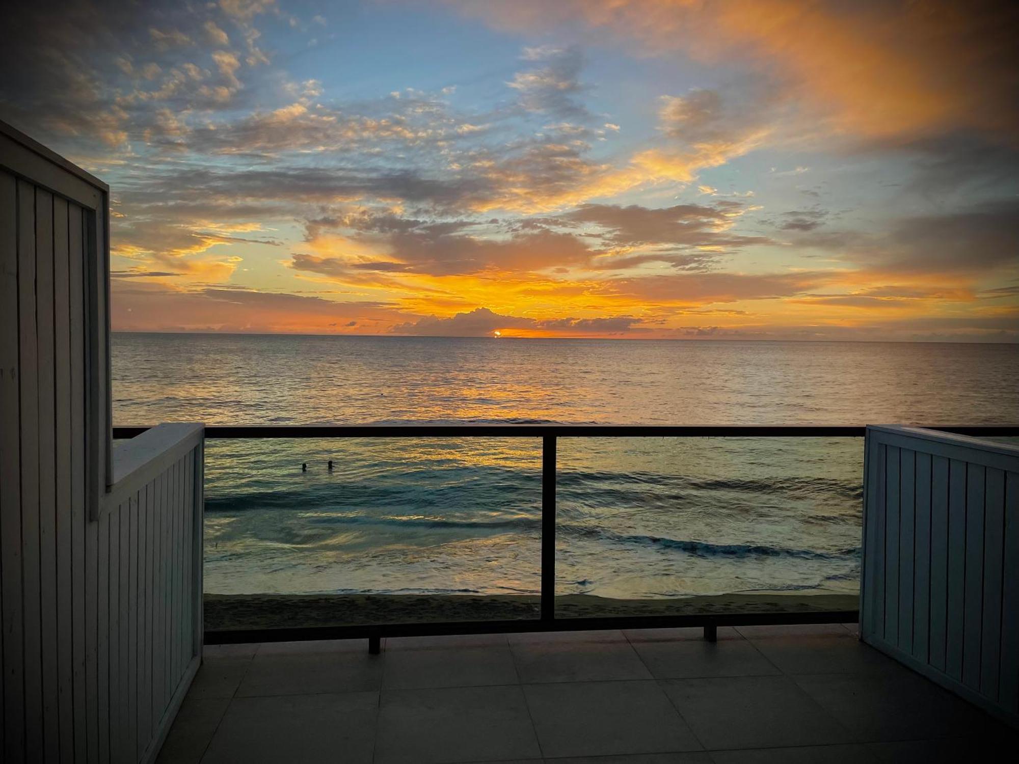 1 Corcega Beachfront Guest house Rincon
