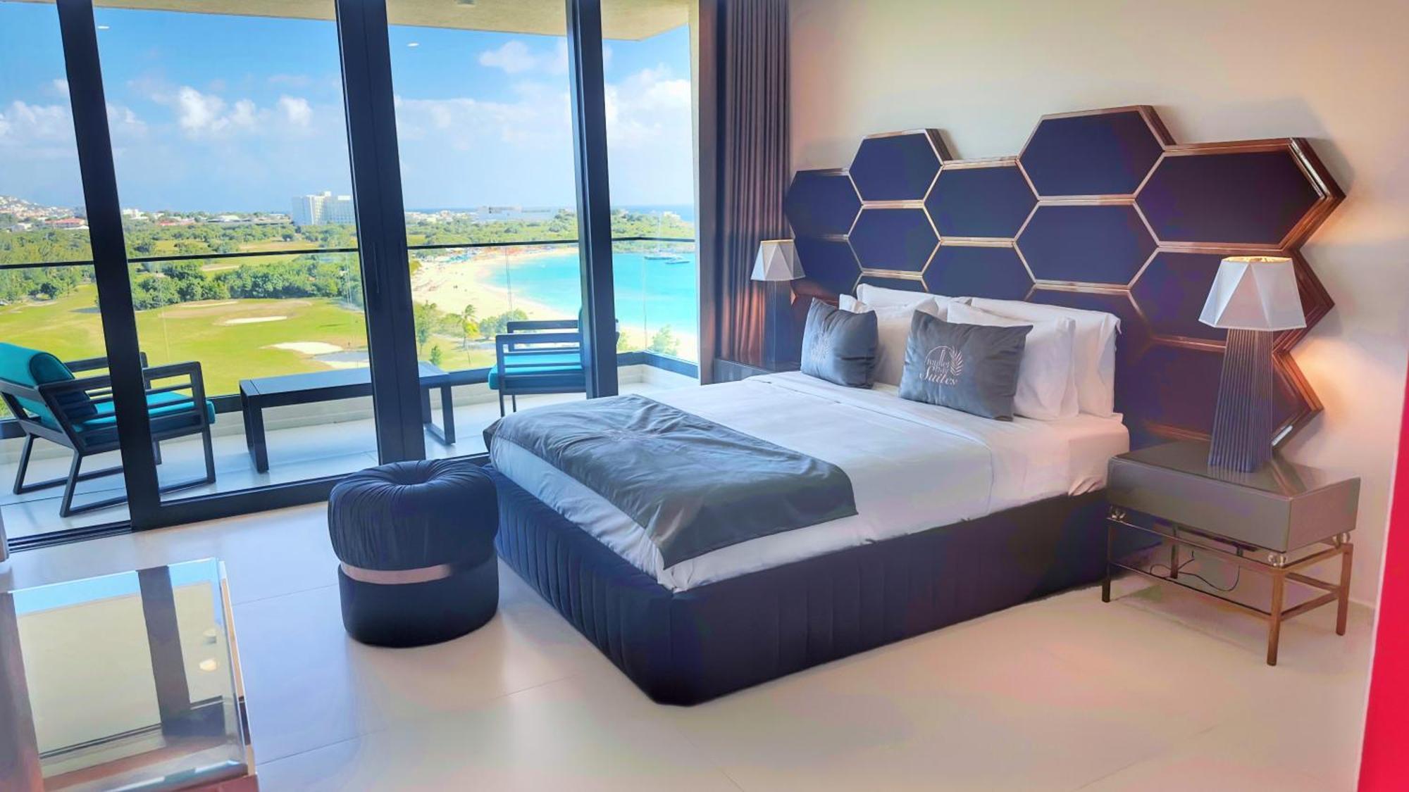 Mullet Bay - Your Luxury Awaits