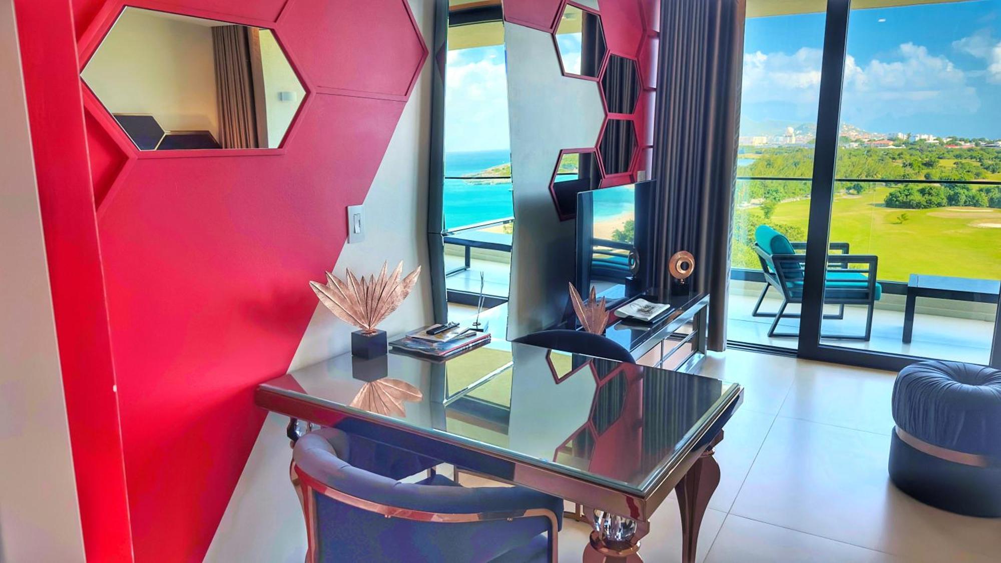 Mullet Bay - Your Luxury Awaits * Cupecoy (Sint Maarten)