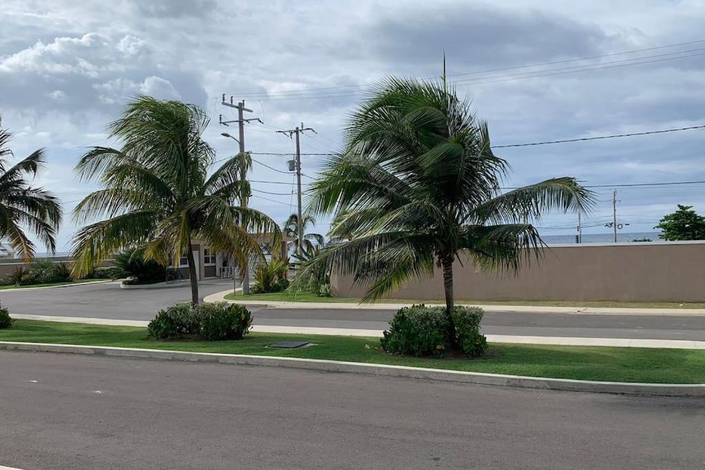Welcome To Our Ocean View Villa! Pousada