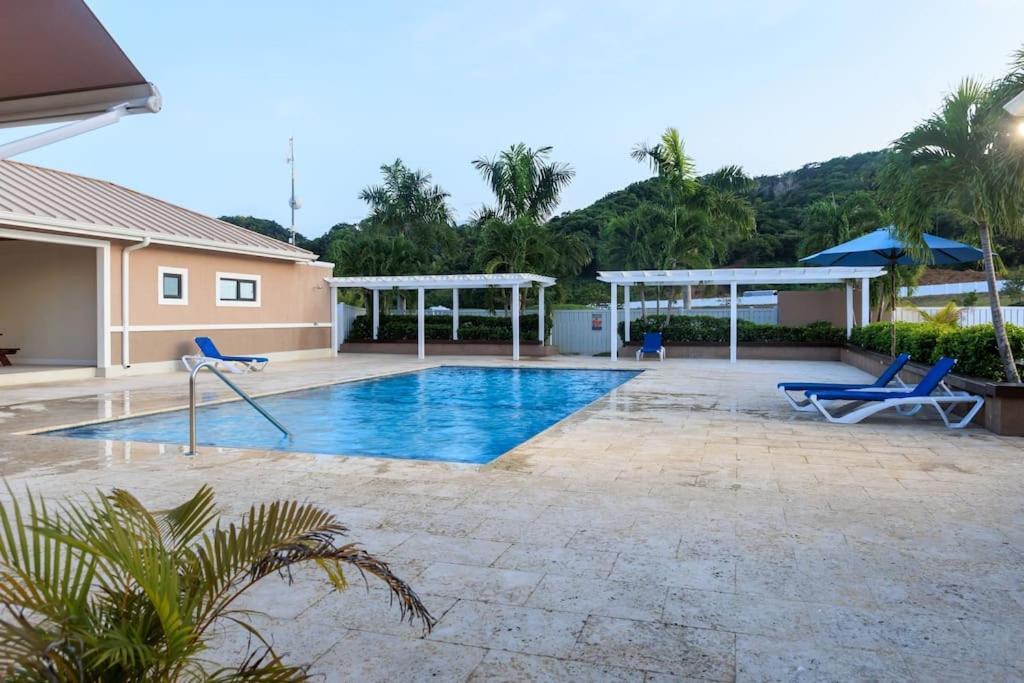 Welcome To Our Ocean View Villa! Pousada *