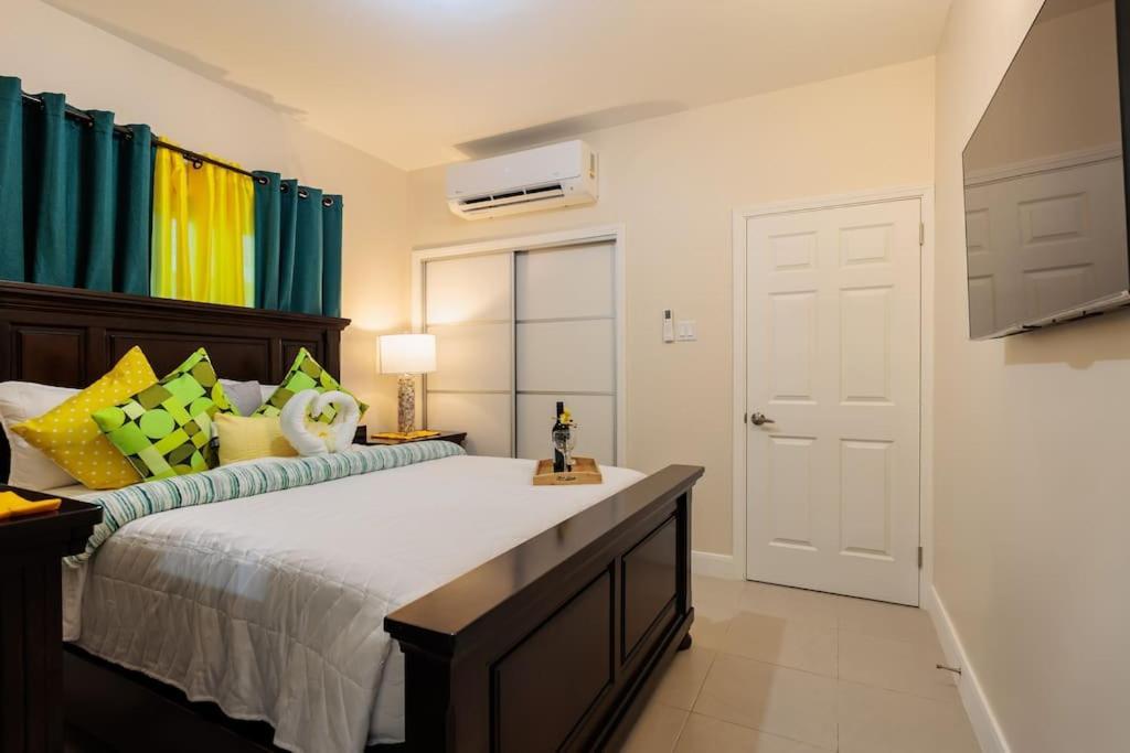 Welcome To Our Ocean View Villa! Pousada Lucea