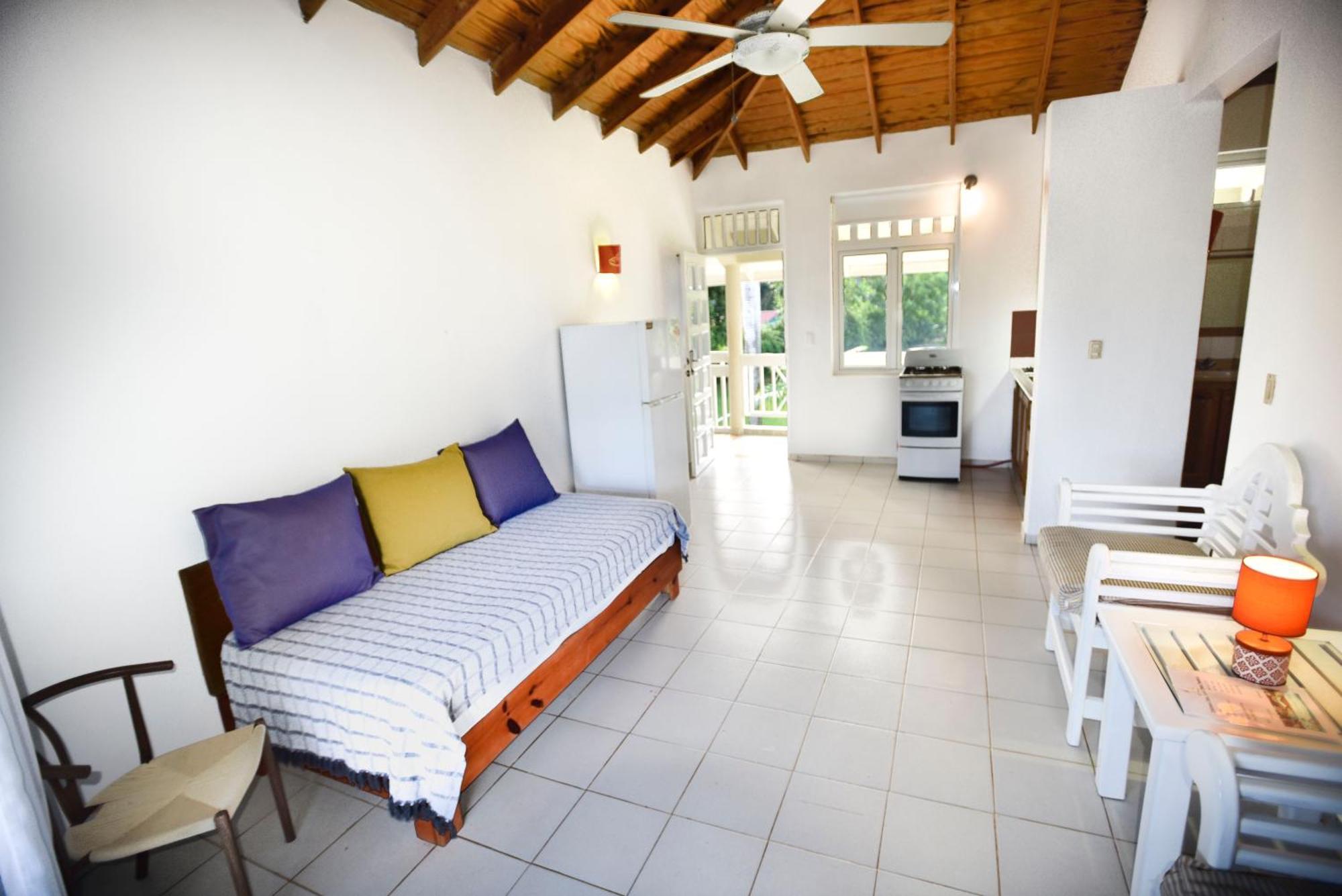 El Pelicano Aparthotel 3*