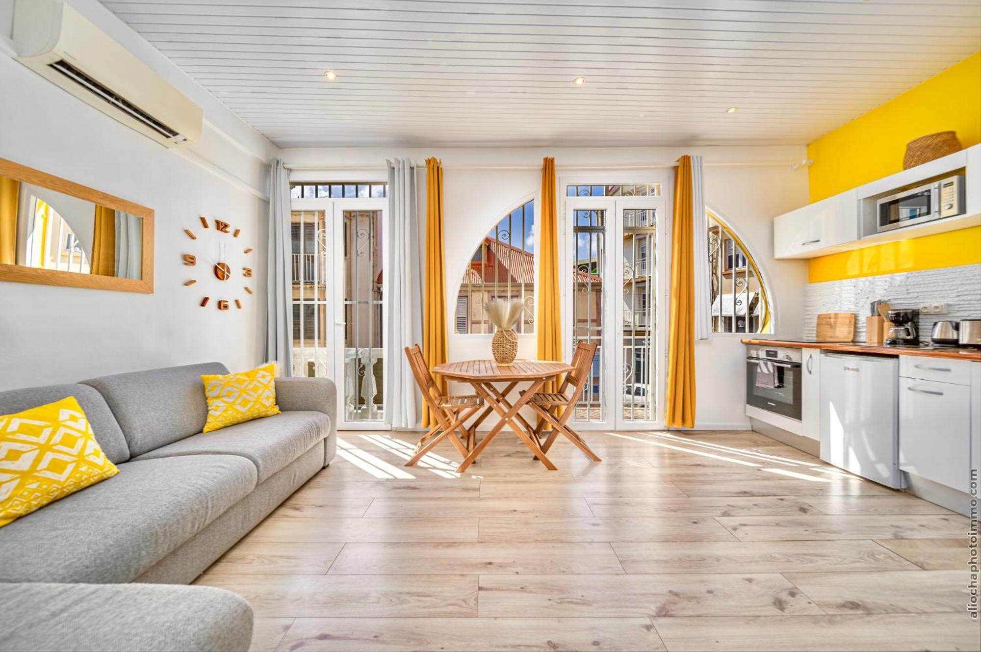 Foyal Apartment
