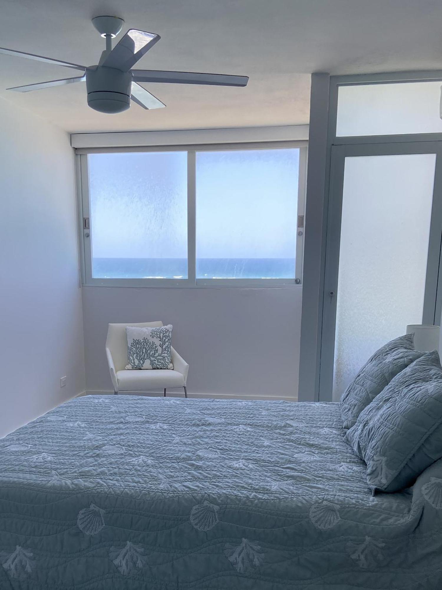 Kasa Blue Ocean - 2 Bed 2 Bath For 4 Ocean View Balcony Beachfront Pool