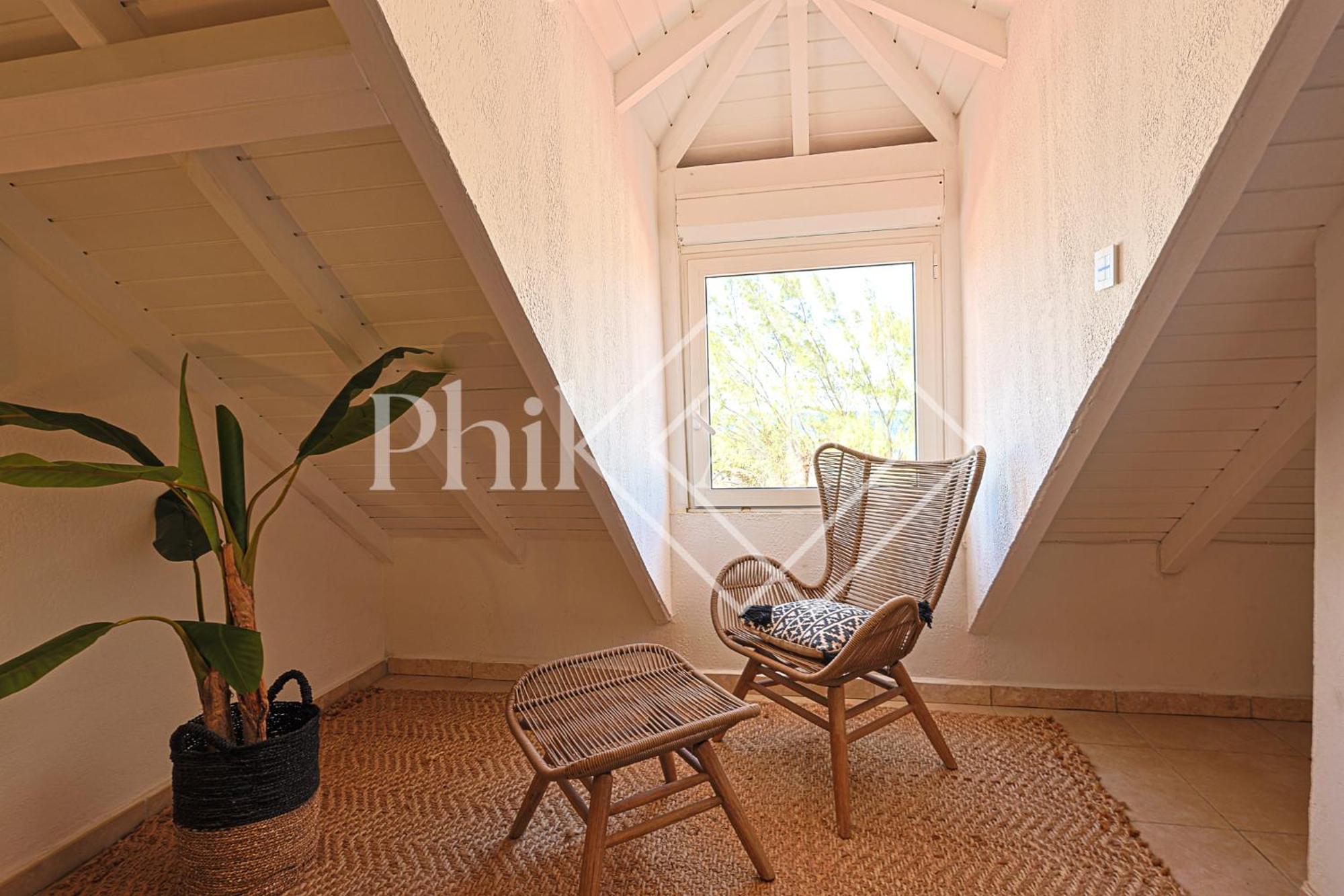 Apartment 5 Bed-rooms Beach-front Duplex Of 189 M2 At Orient Colombier