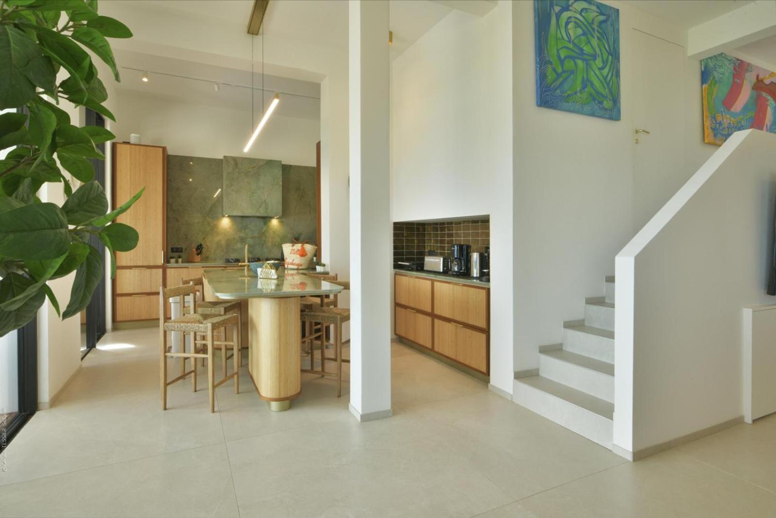 Nagabaaja * St. Barthelemy