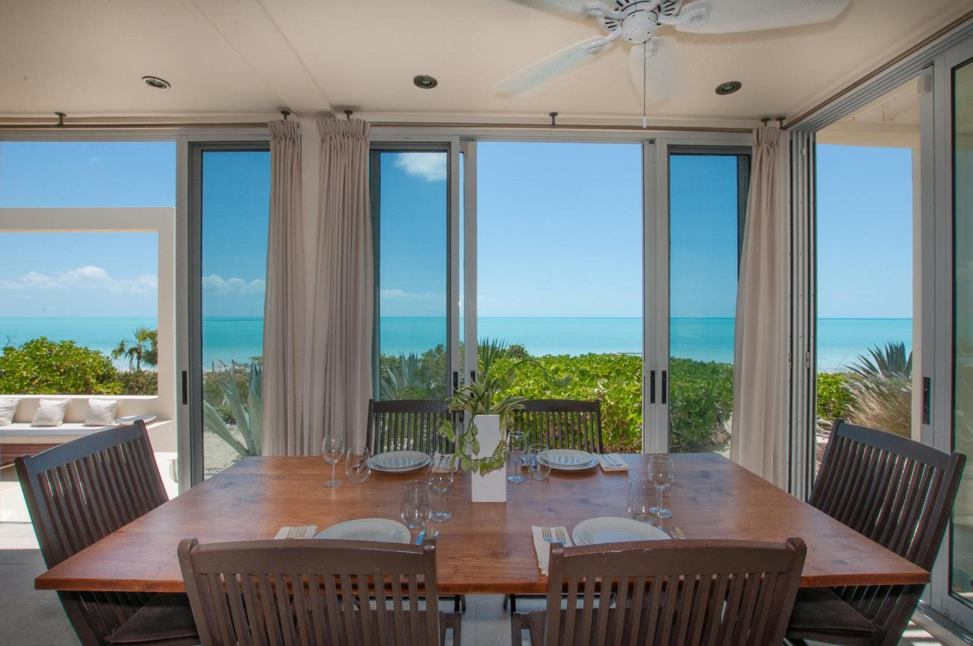 Holiday home Aqua Del Rose 3 Bedroom Beachfront Long Bay