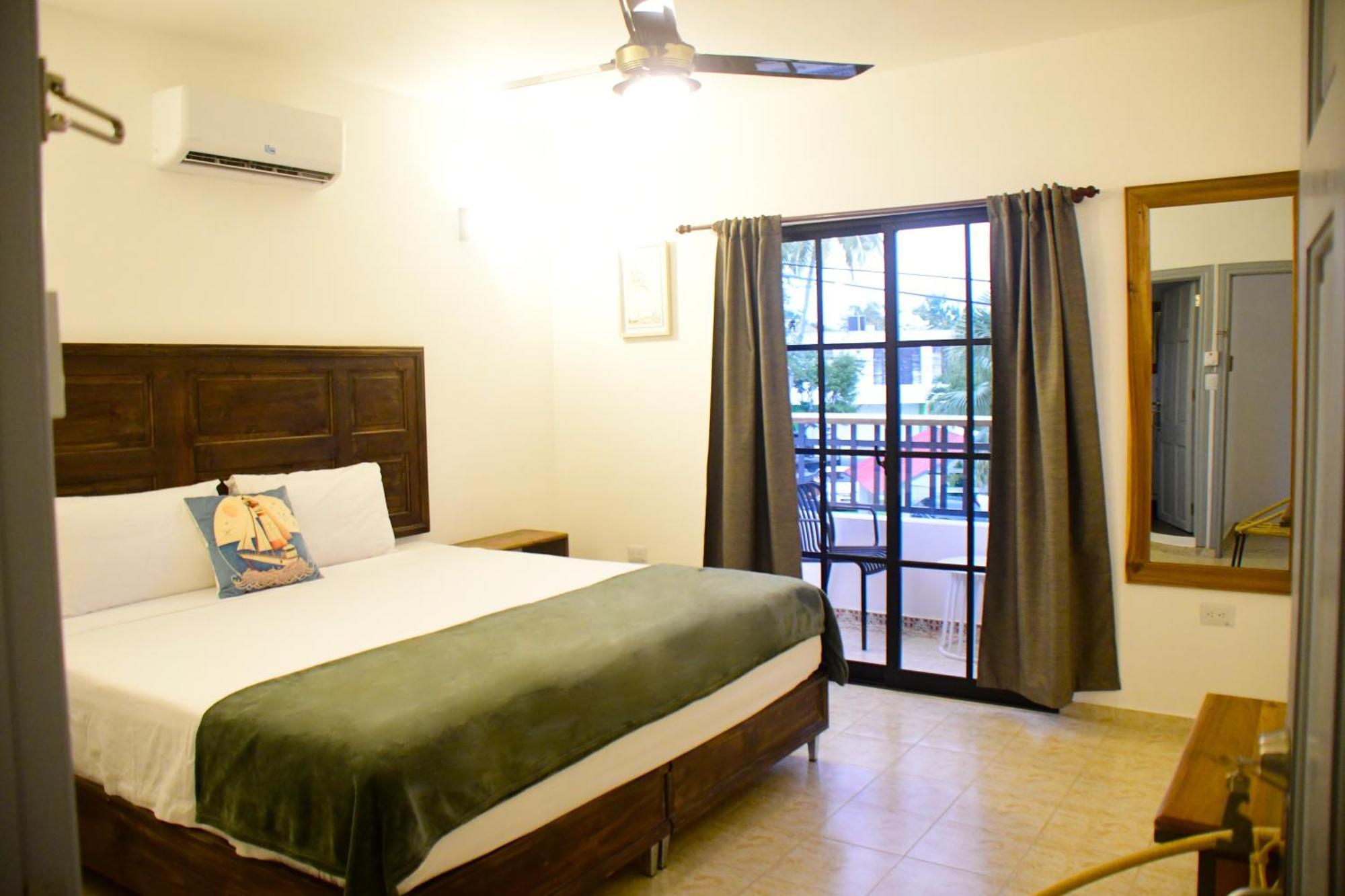 Hotel Marina Samana