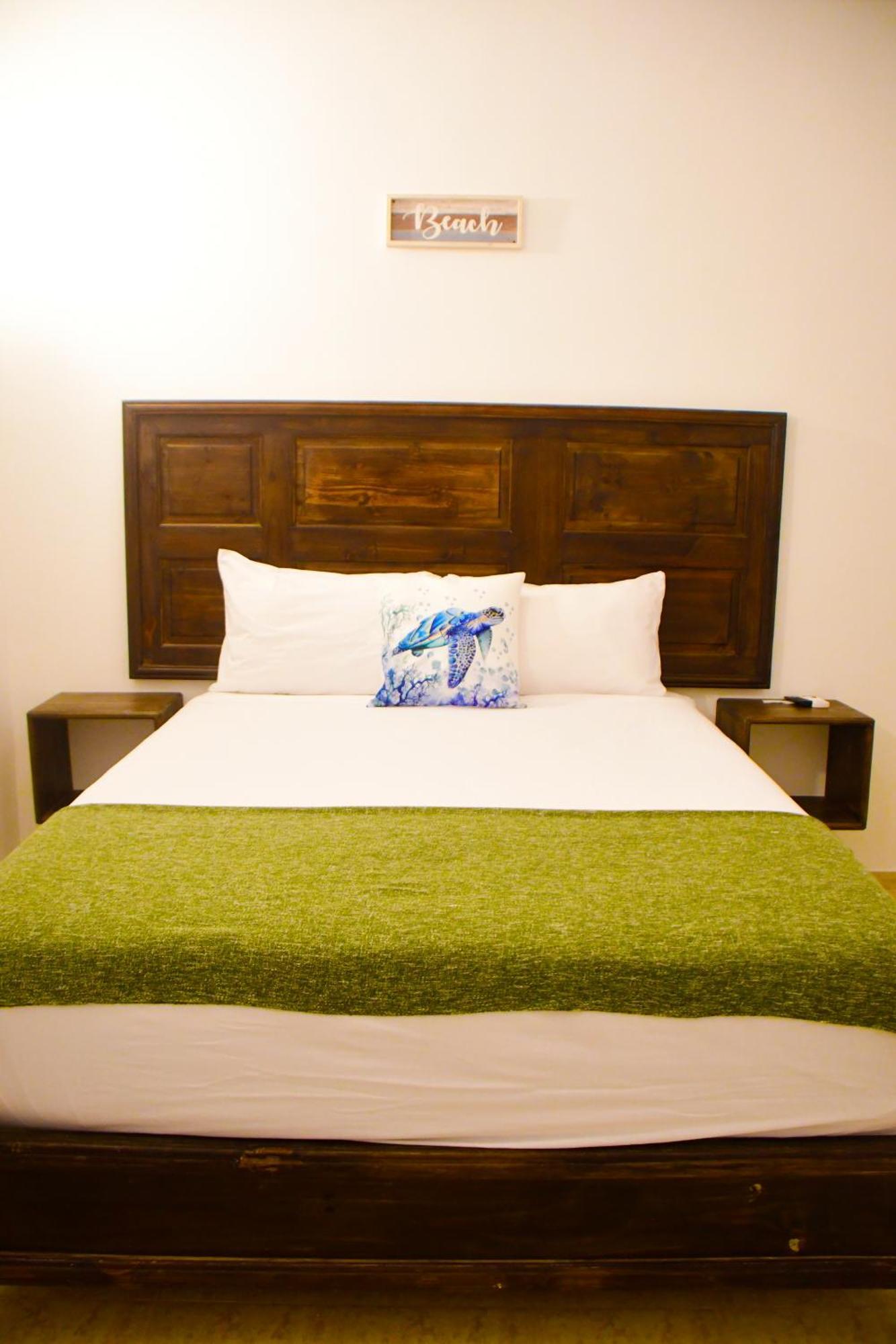 Marina Hotel *