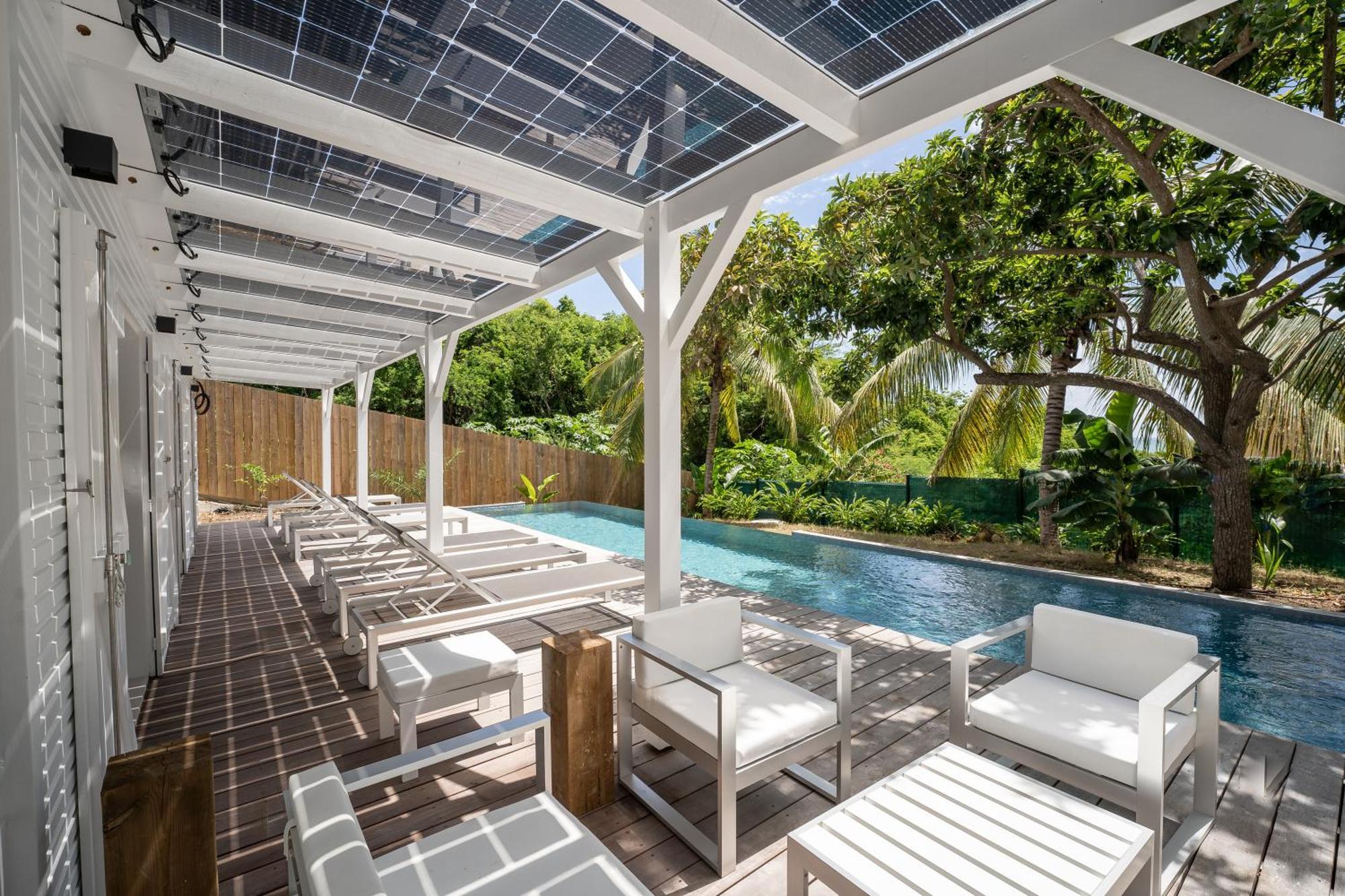 - Piscine A Debordement & Saint-Francois (Grande-Terre)