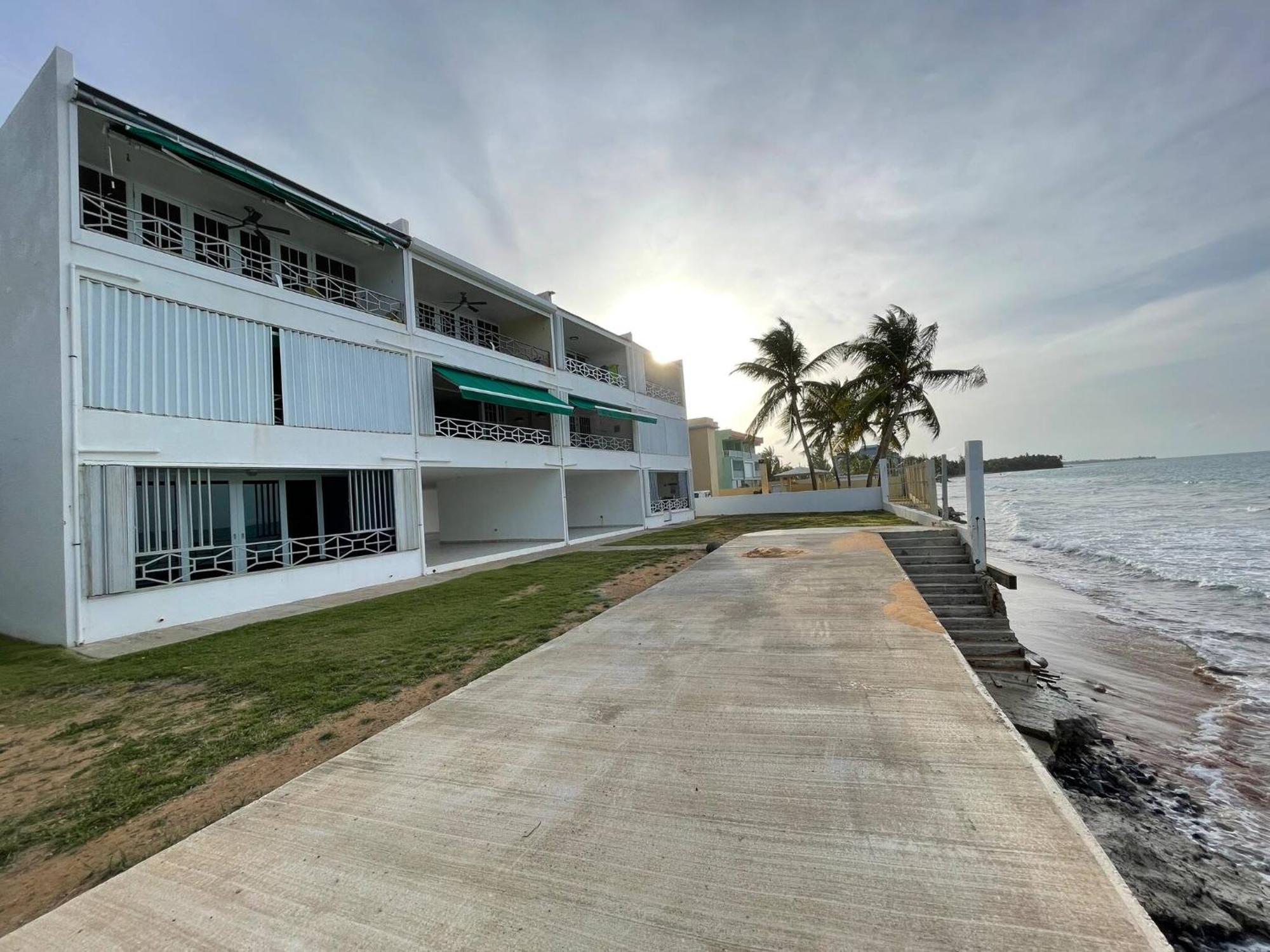 True Beachfront Oasis With Amazing Views Life