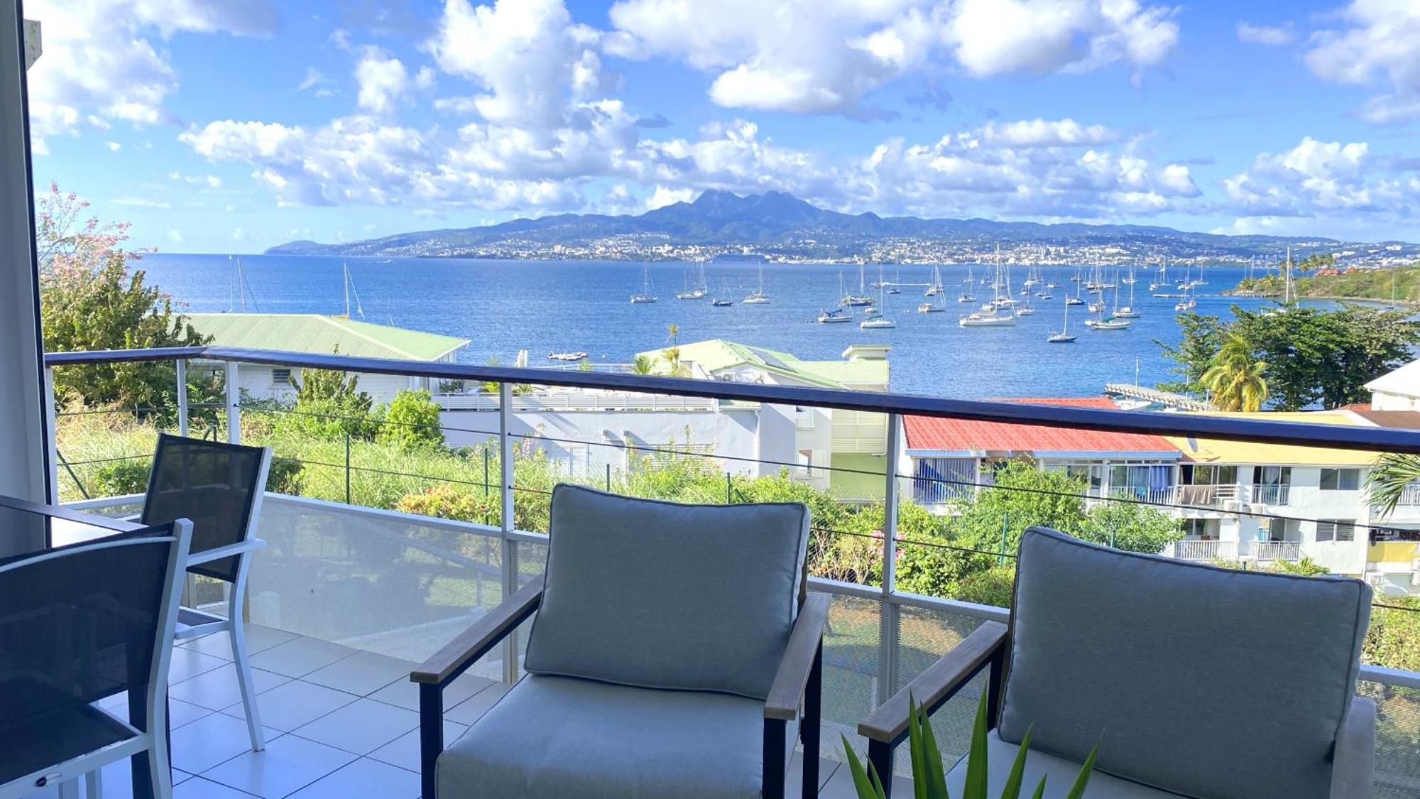 Apartment Atlantis, Magnifique T2, Vue Mer, Proche Plage, Anse Mitan *