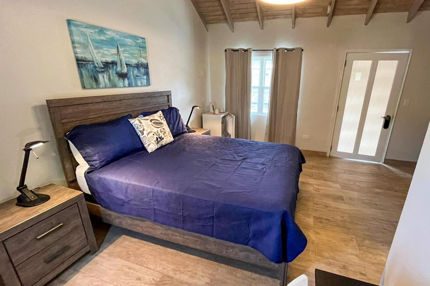 Hotel The Moxy English Harbour