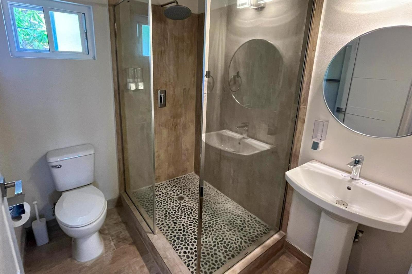 Hotel The Moxy English Harbour