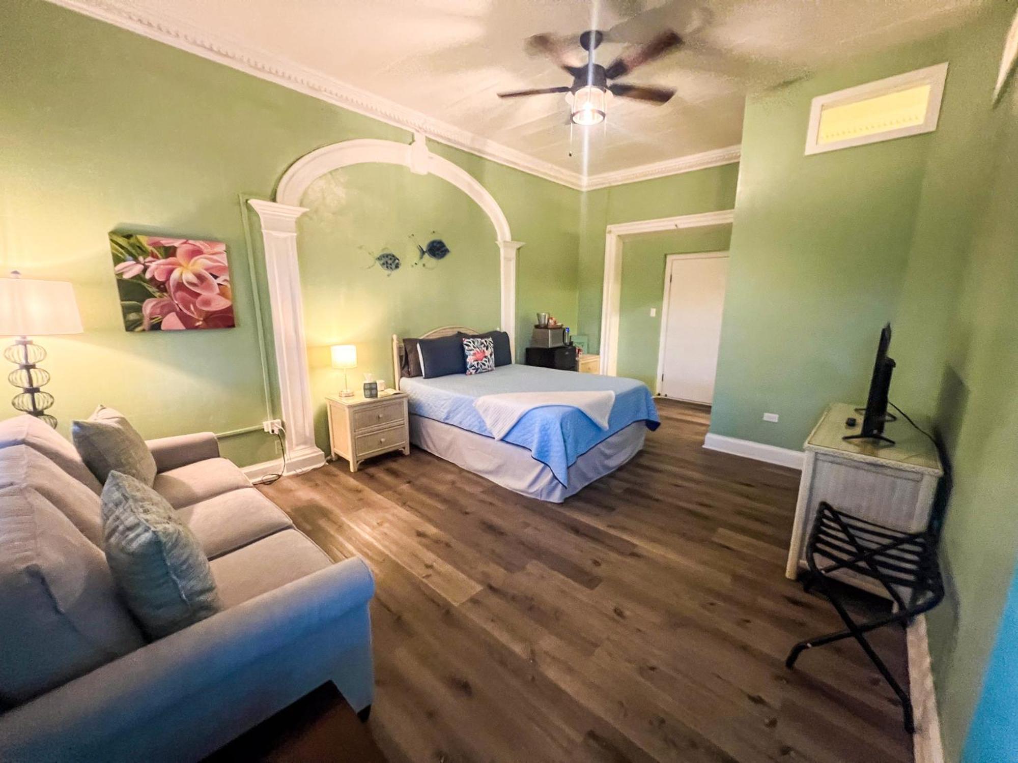 Victoria House Hotel Frederiksted
