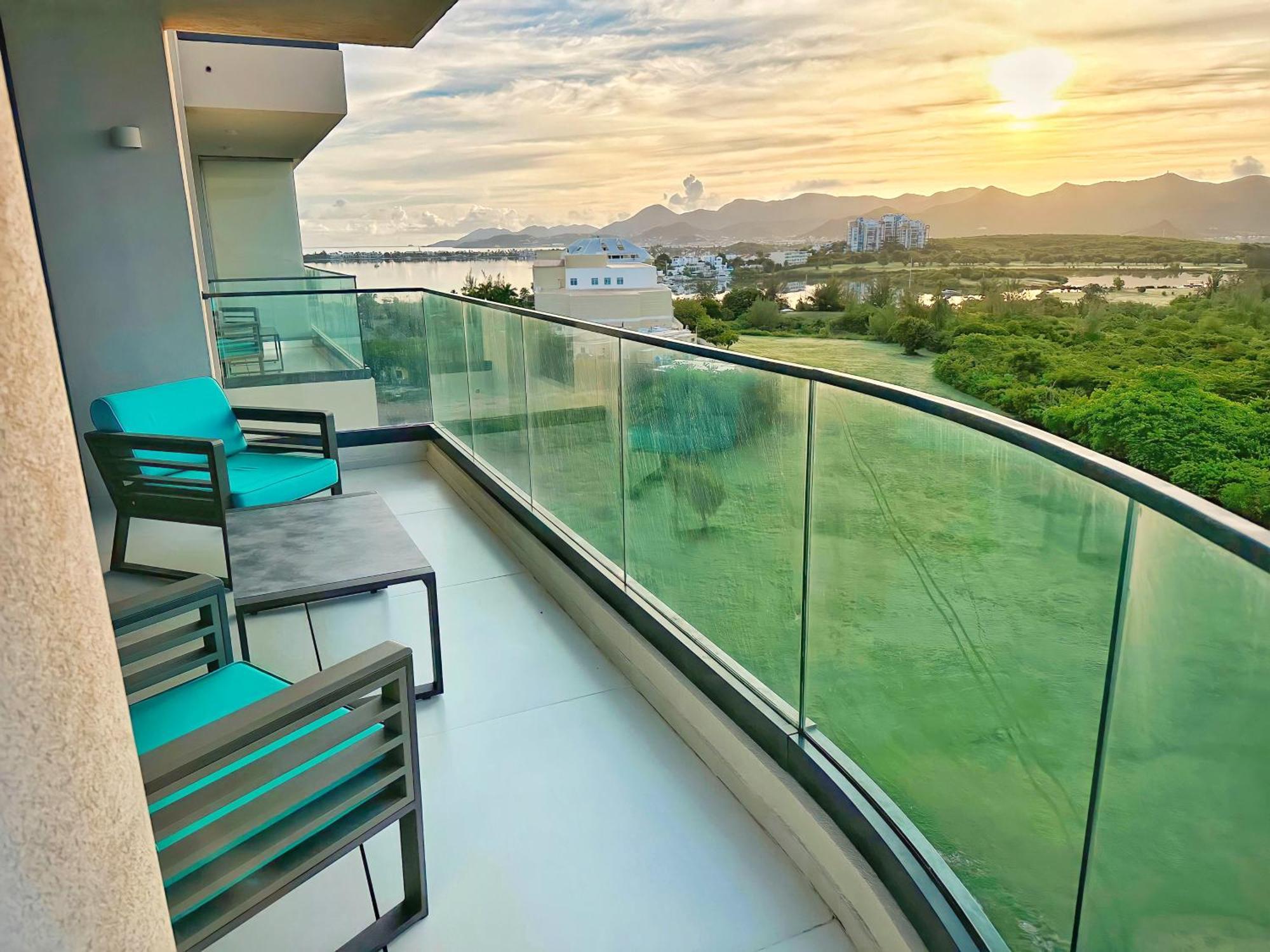 Mullet Bay - Your Luxury Awaits Cupecoy (Sint Maarten)