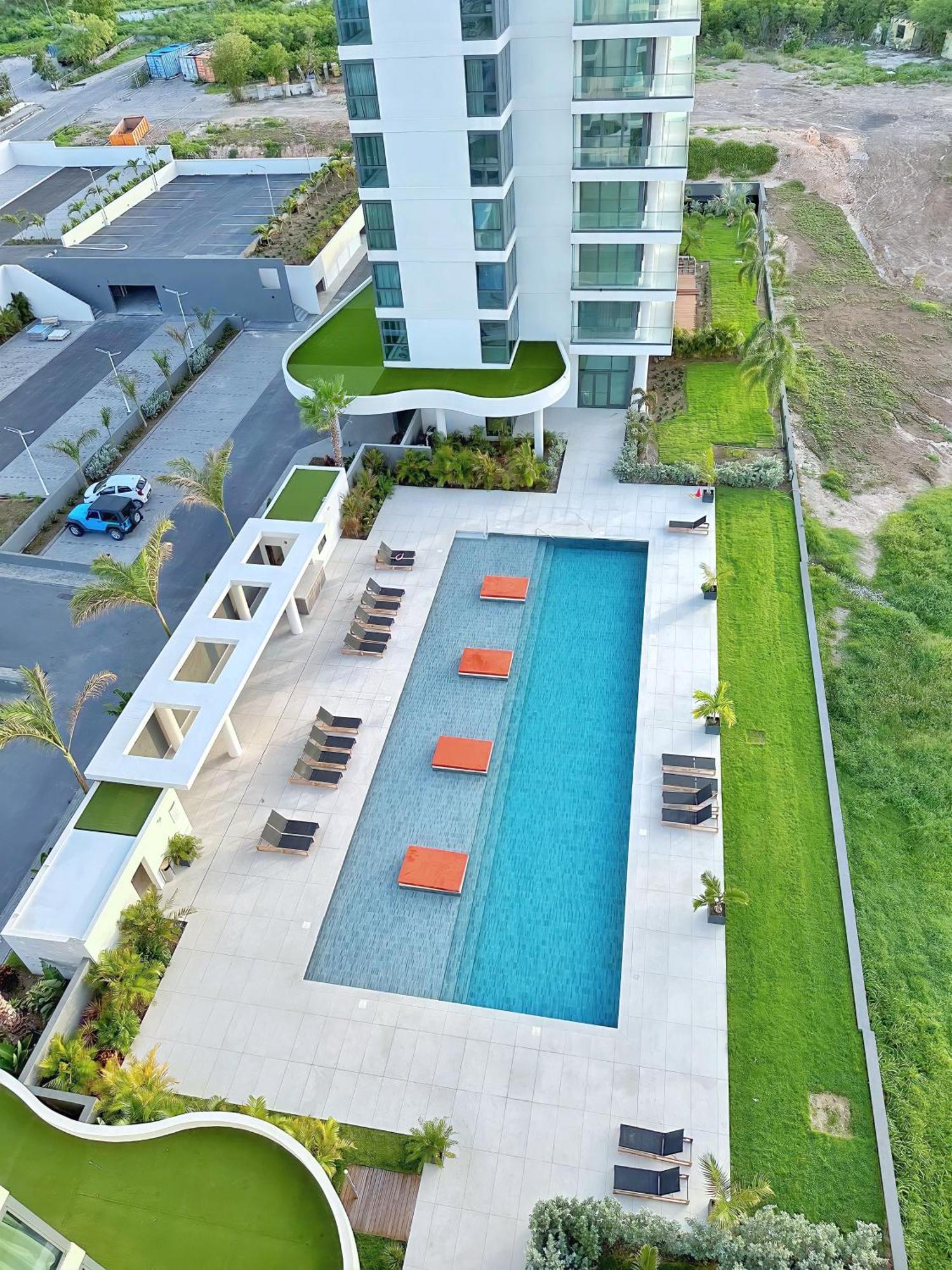 Mullet Bay - Your Luxury Awaits *
