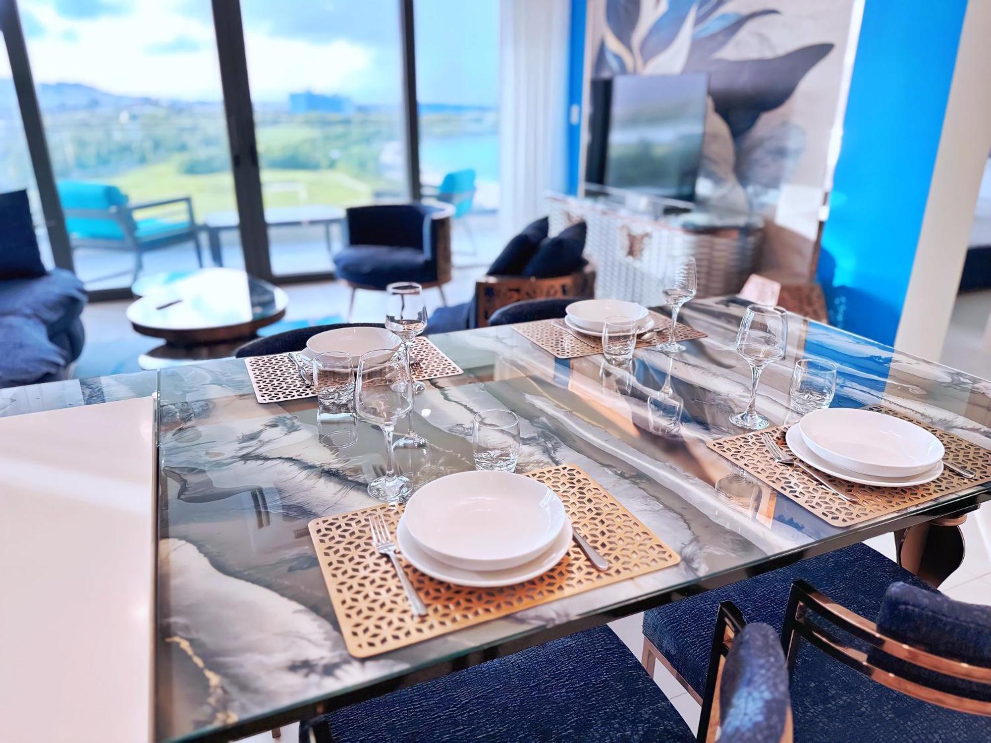 Mullet Bay - Your Luxury Awaits * Cupecoy (Sint Maarten)