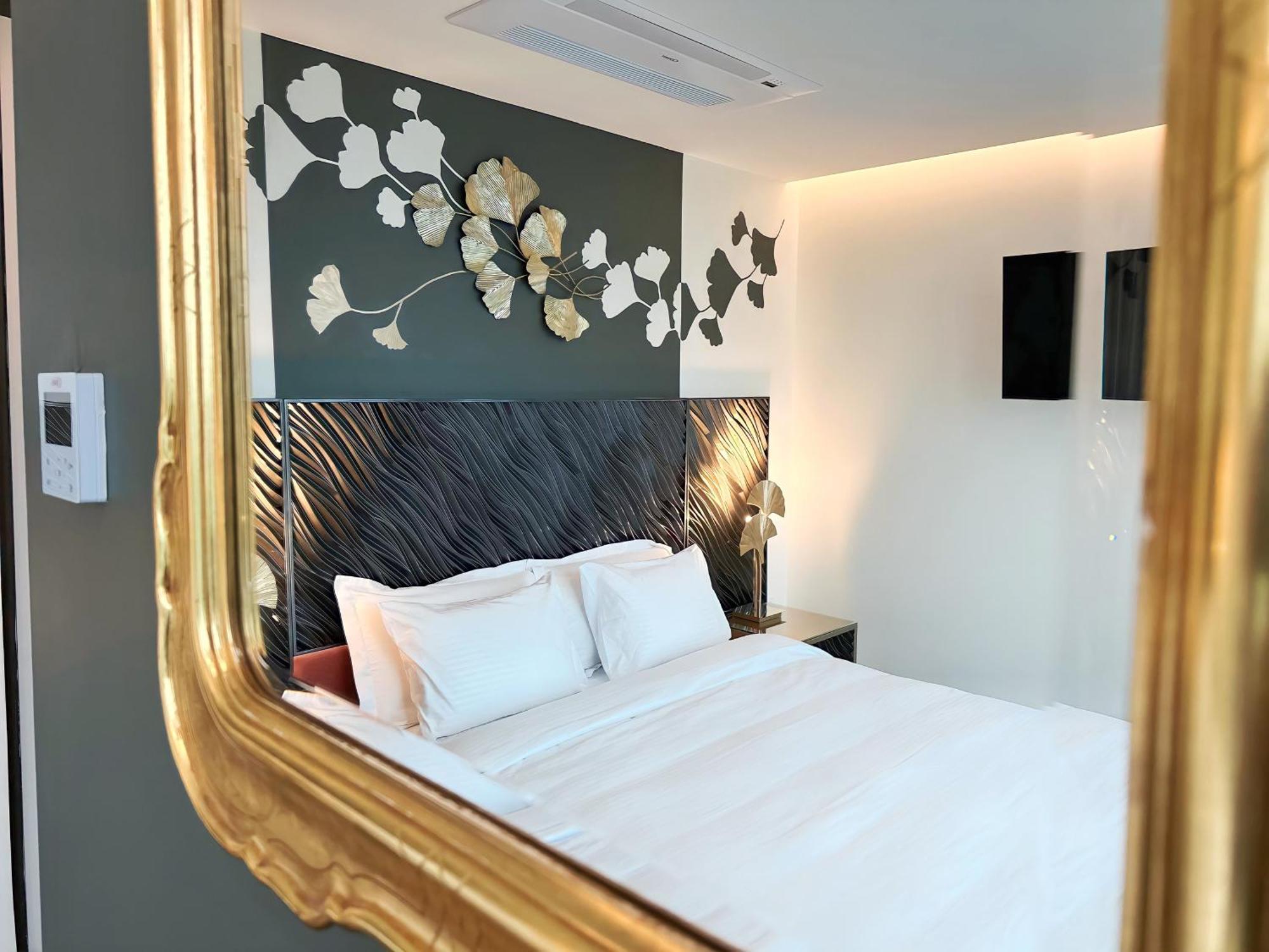 Mullet Bay - Your Luxury Awaits * Cupecoy (Sint Maarten)