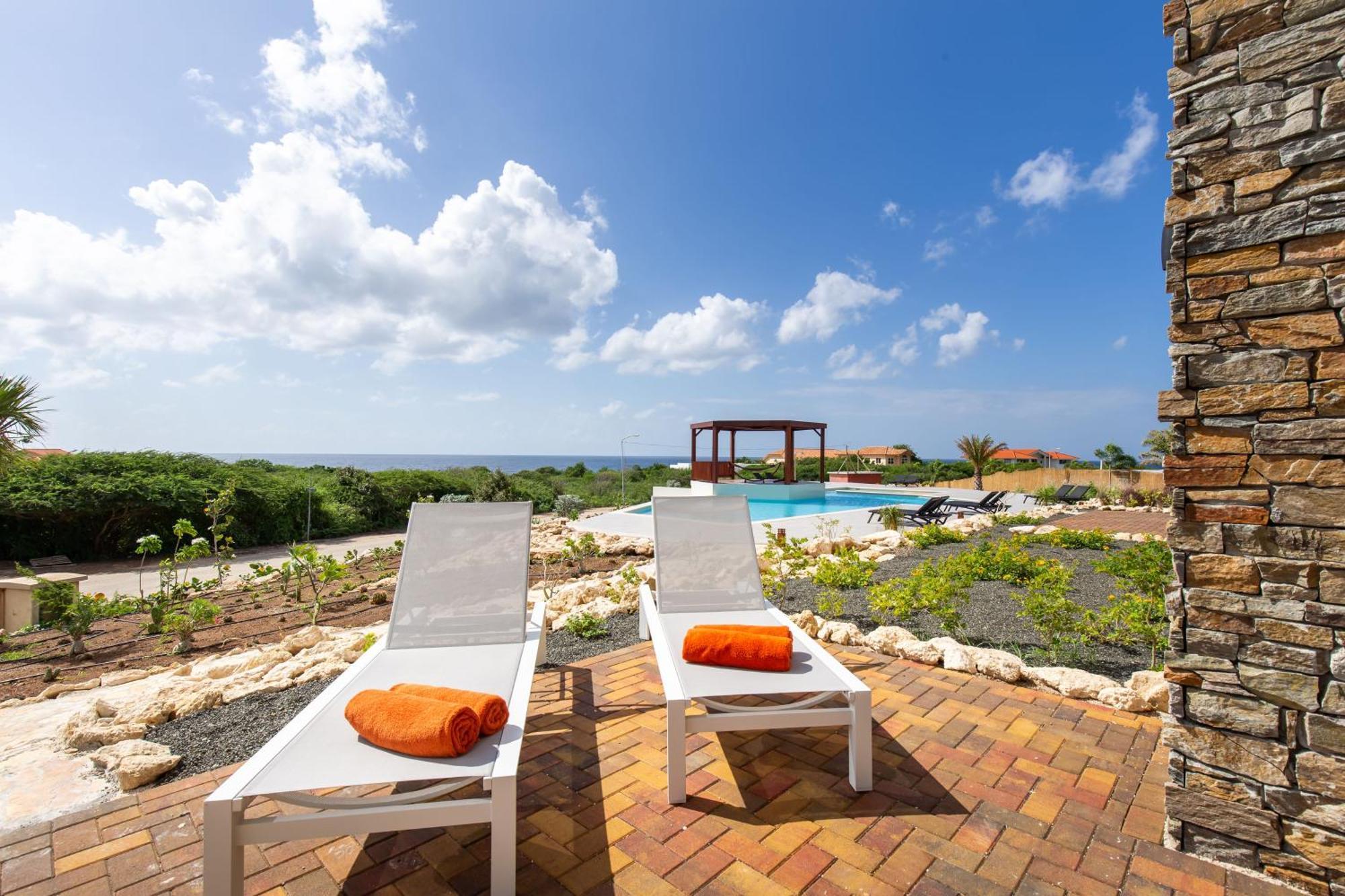 Coral Estate Ocean View Apartment