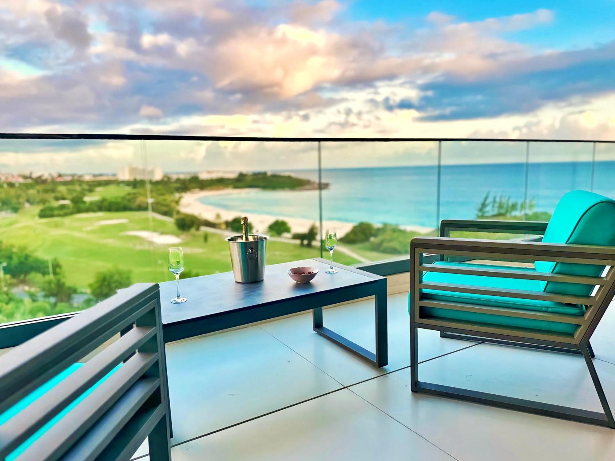 Mullet Bay - Your Luxury Awaits Apartment *