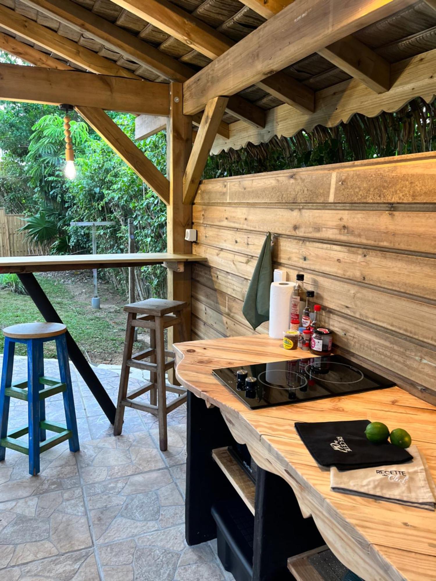 Ti Bwa Carbet Cosy Semi-exterieur Avec Toit Terrasse Casa de férias