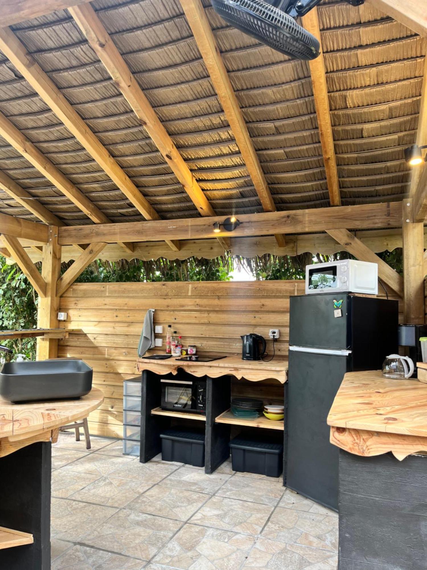 Ti Bwa Carbet Cosy Semi-exterieur Avec Toit Terrasse Casa de férias