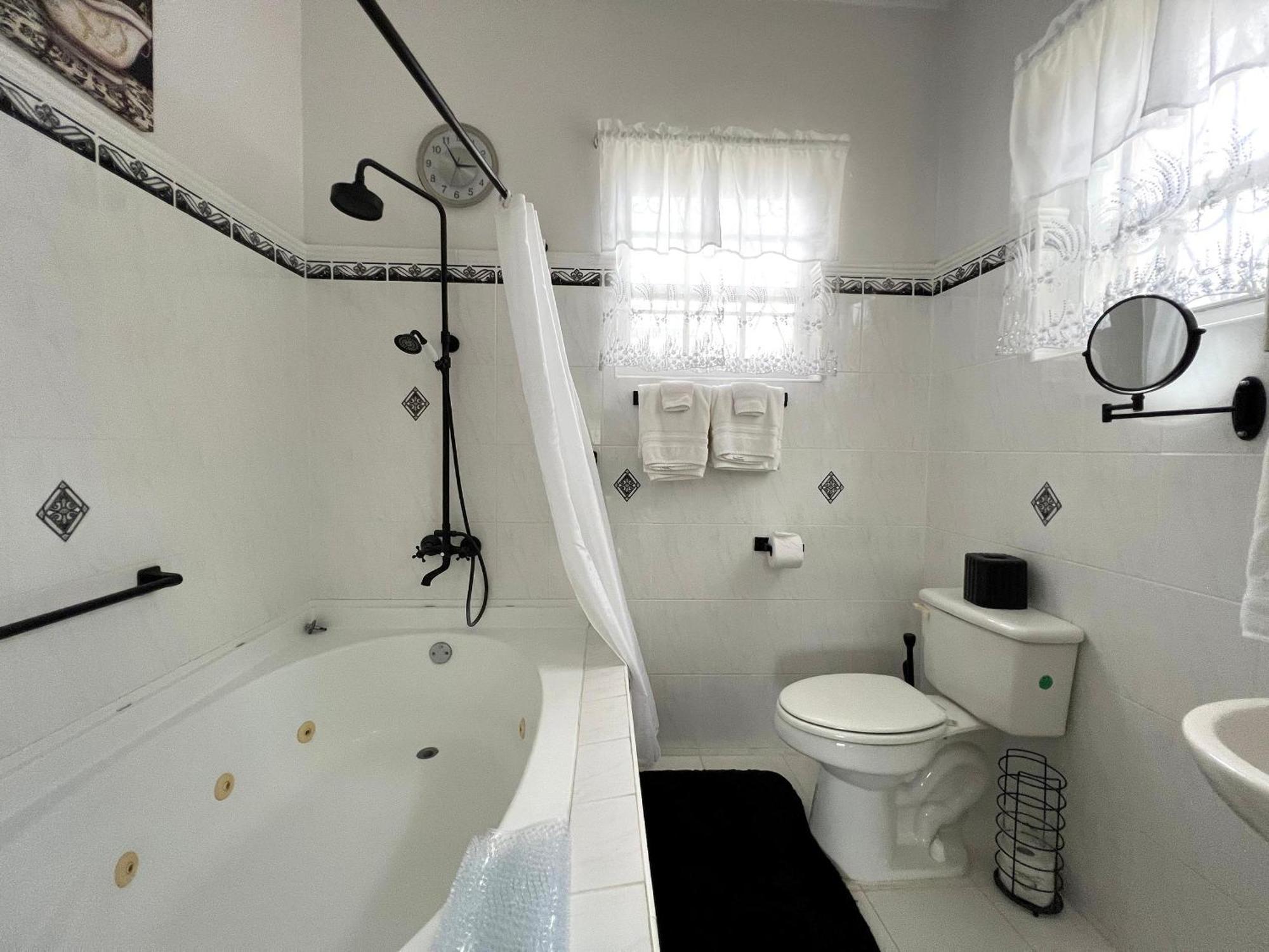 Zenbreak Graceville Beachhouse Villa