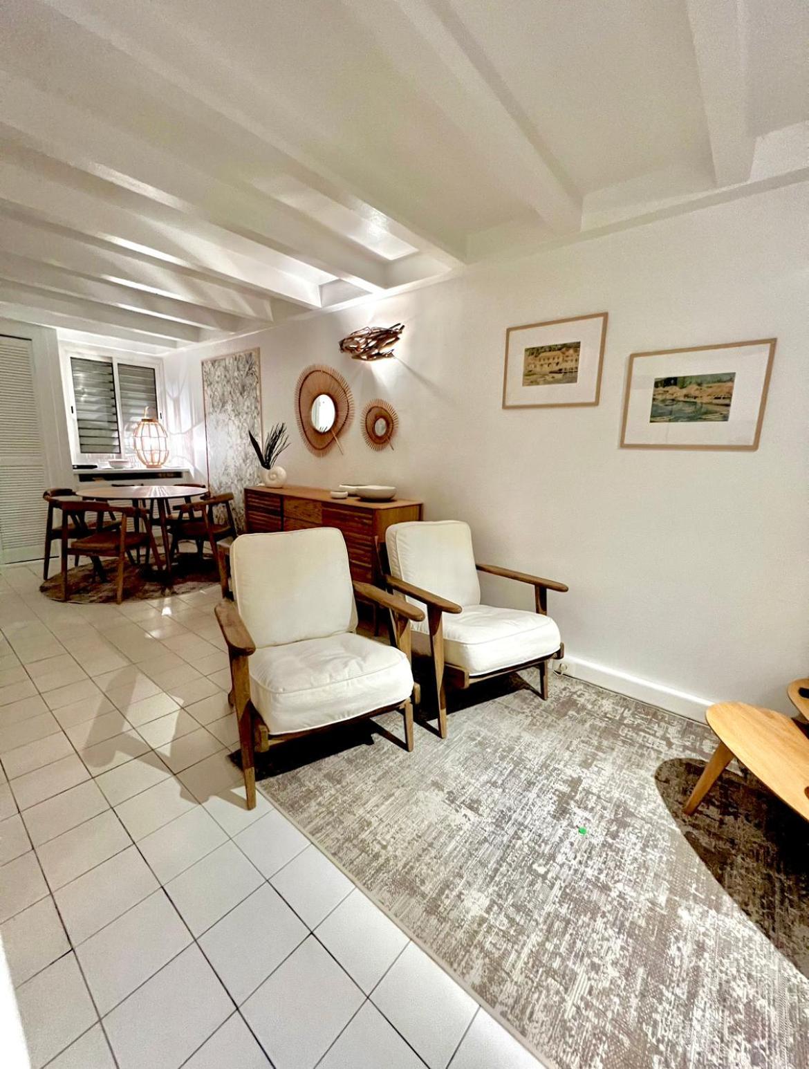 Sucrier, Les Pieds Dans L'eau Holiday home *