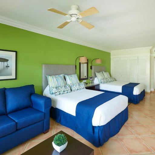 Resort Coconut Bay & 4*