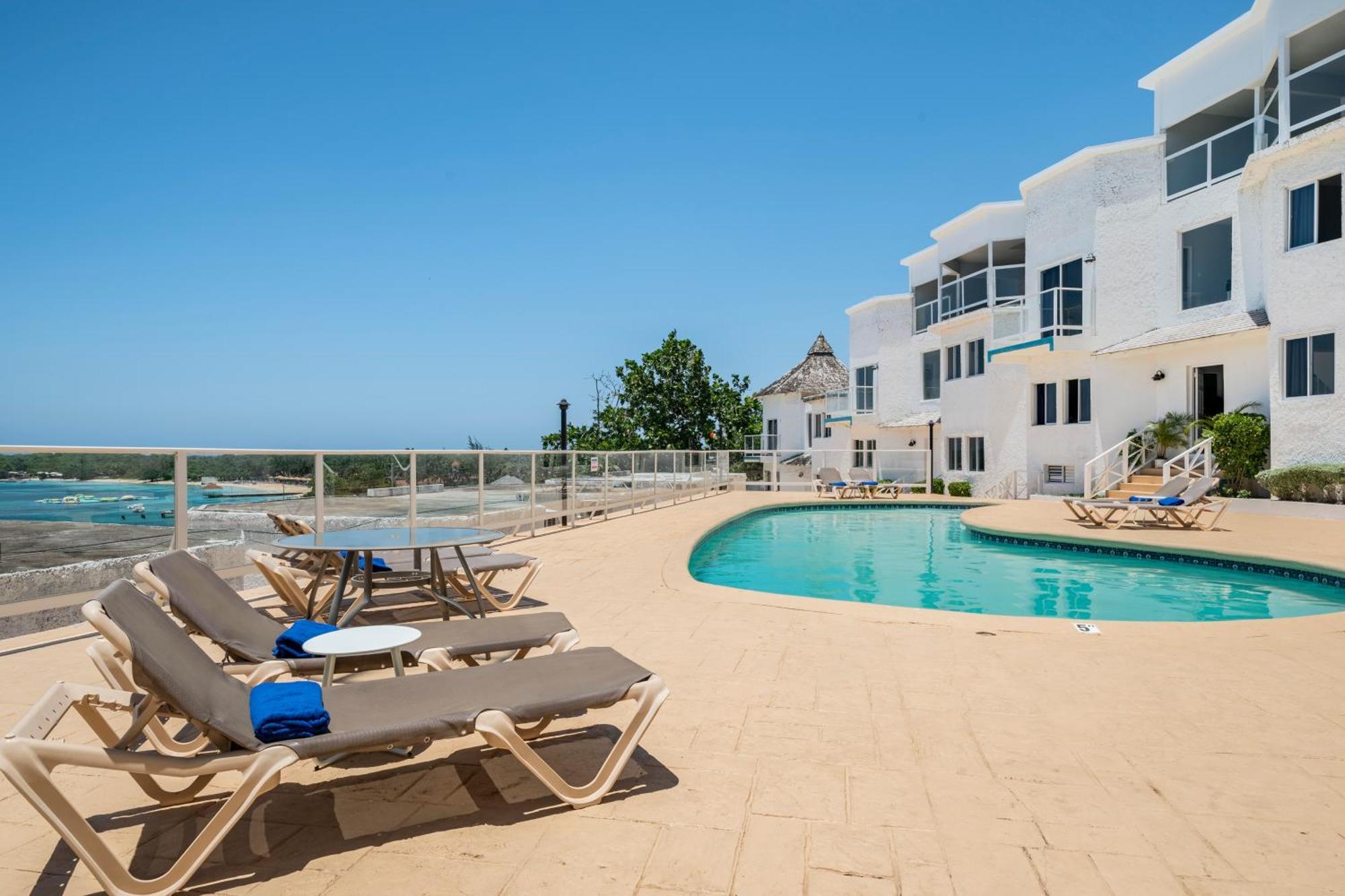 Luxe Aparthotel 2*