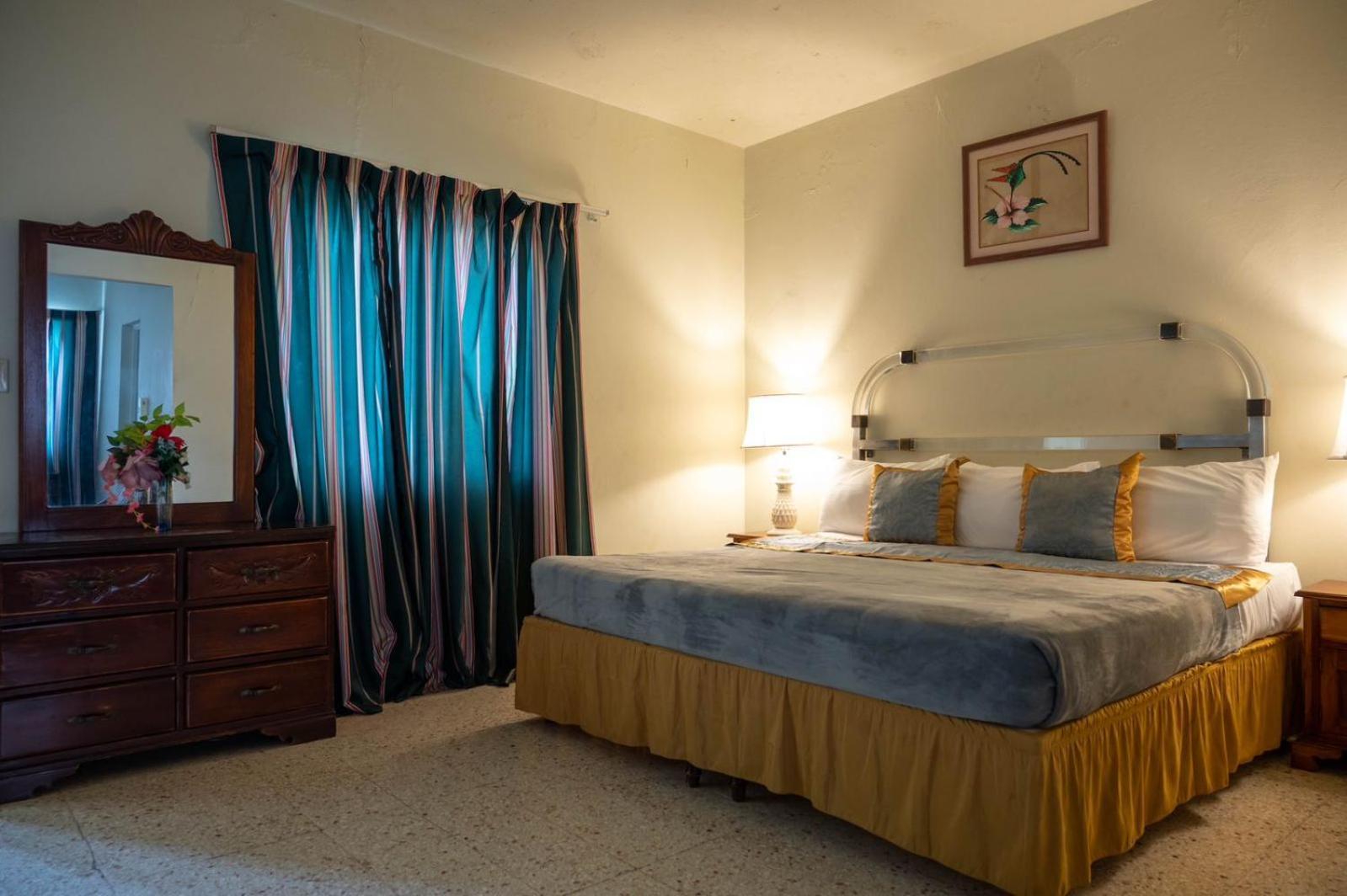 Ocean View King At Sahara * Montego Bay