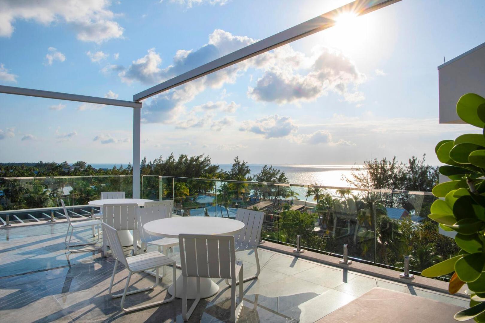 Point 501 Penthouse Apartment Driftwood Village