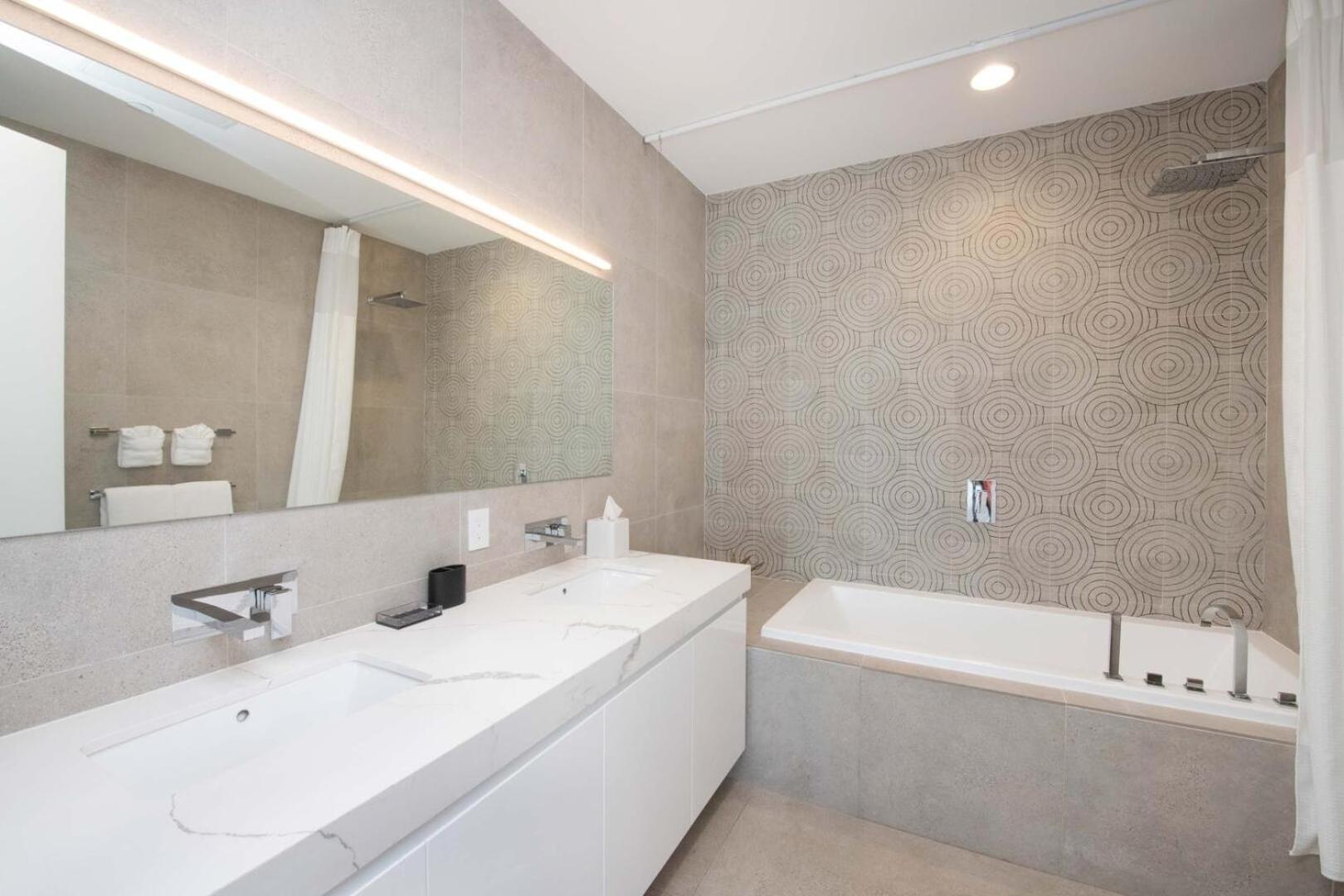 Apartment Point 501 Penthouse Driftwood Village