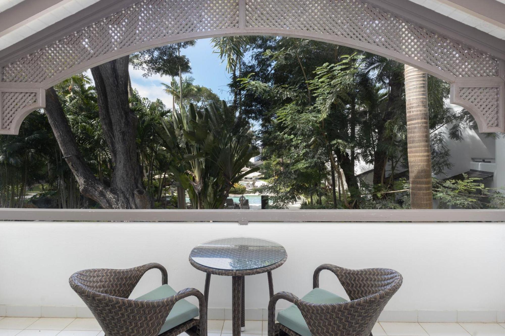 Colony Club By Elegant 4* Saint James