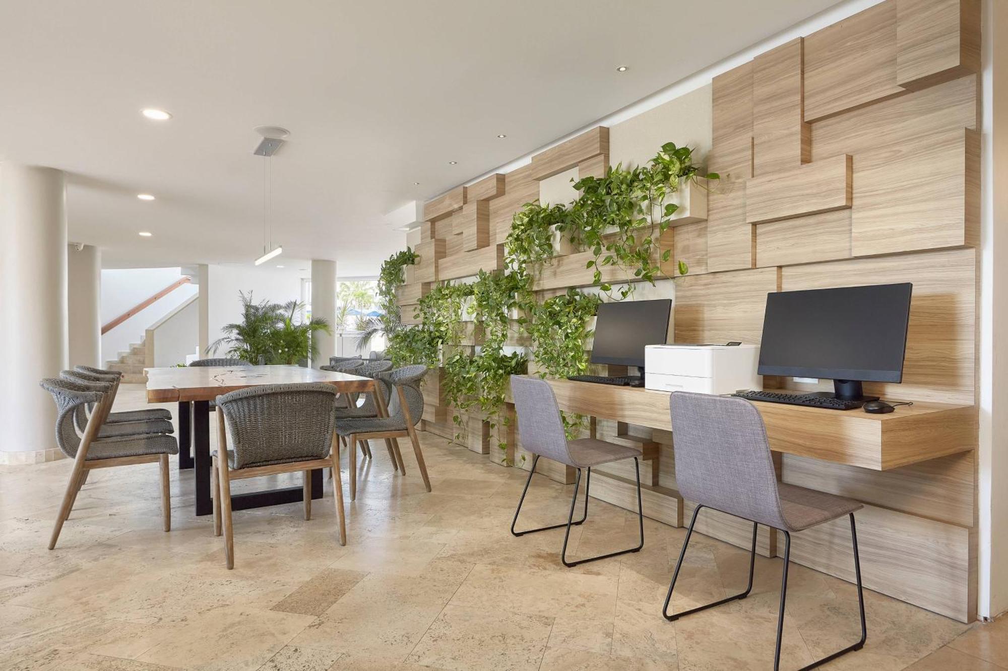 Courtyard By Marriott Aruba
