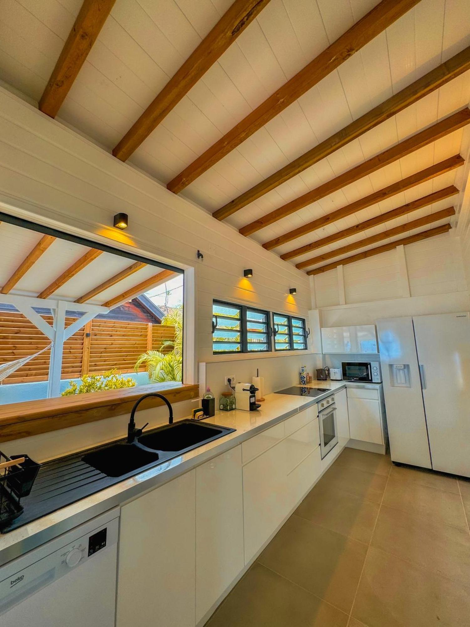 Kay Alice - Beachfront Villa Le Carbet