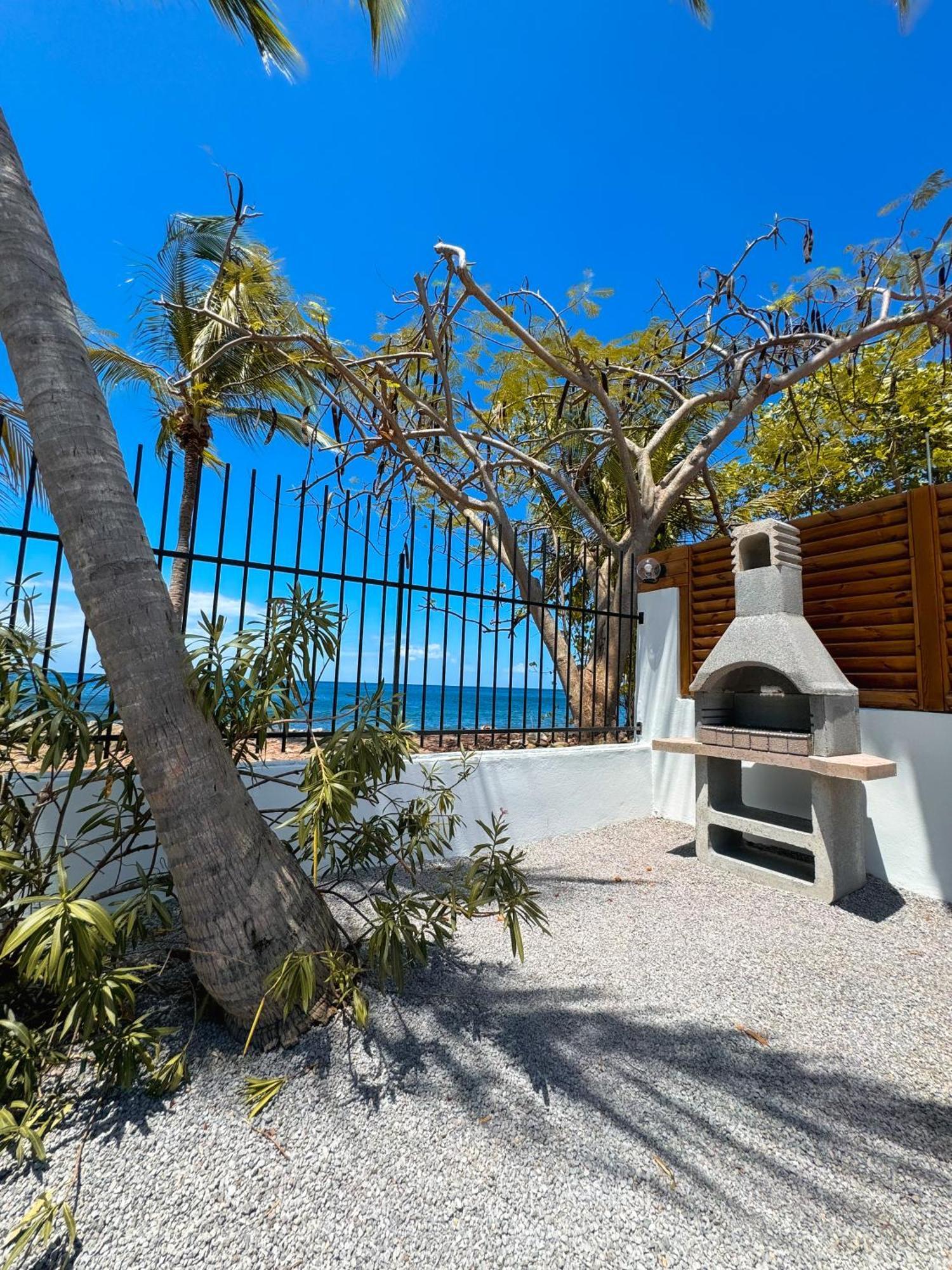 Kay Alice - Beachfront Villa *