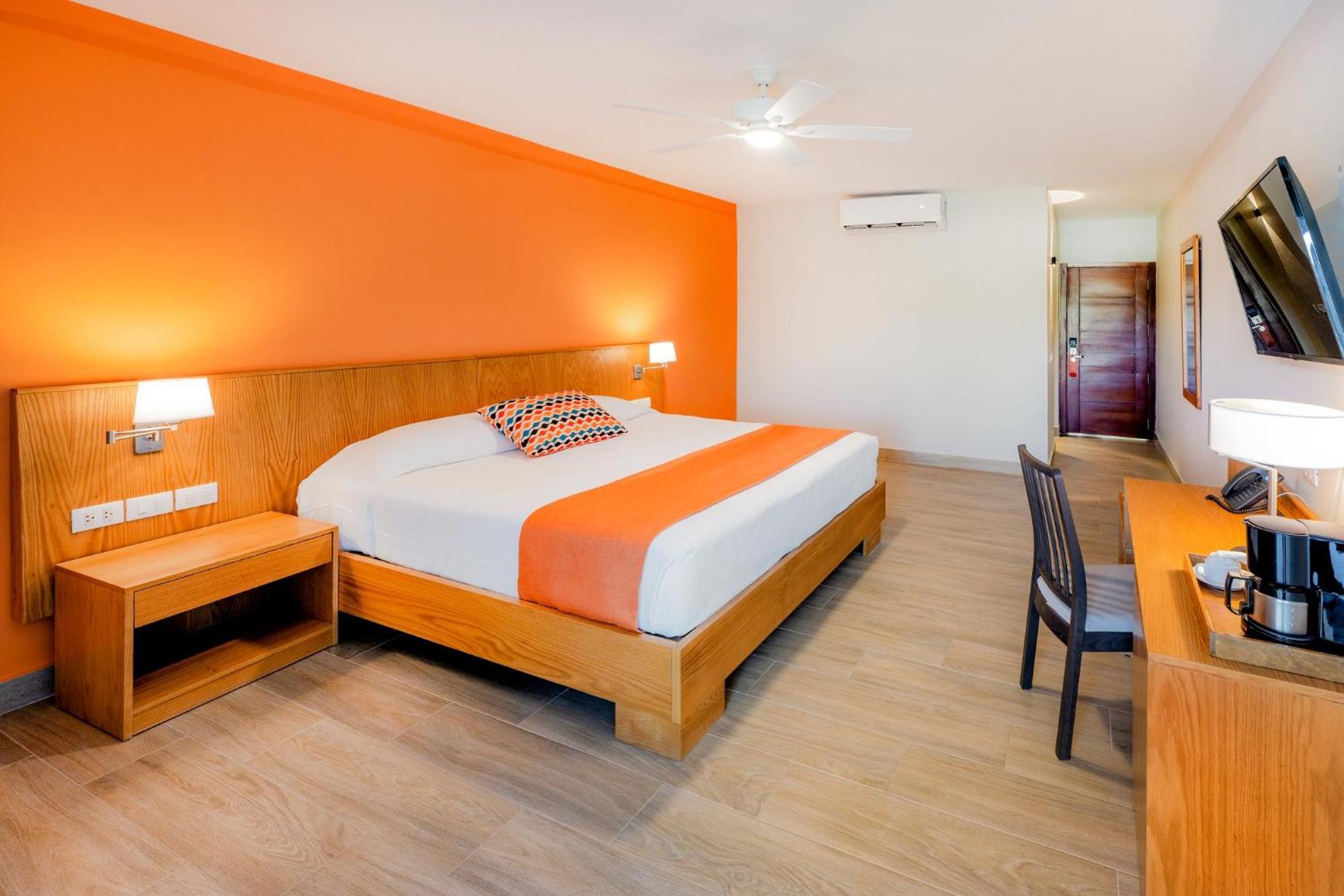 Resort Coral Costa Caribe 4*