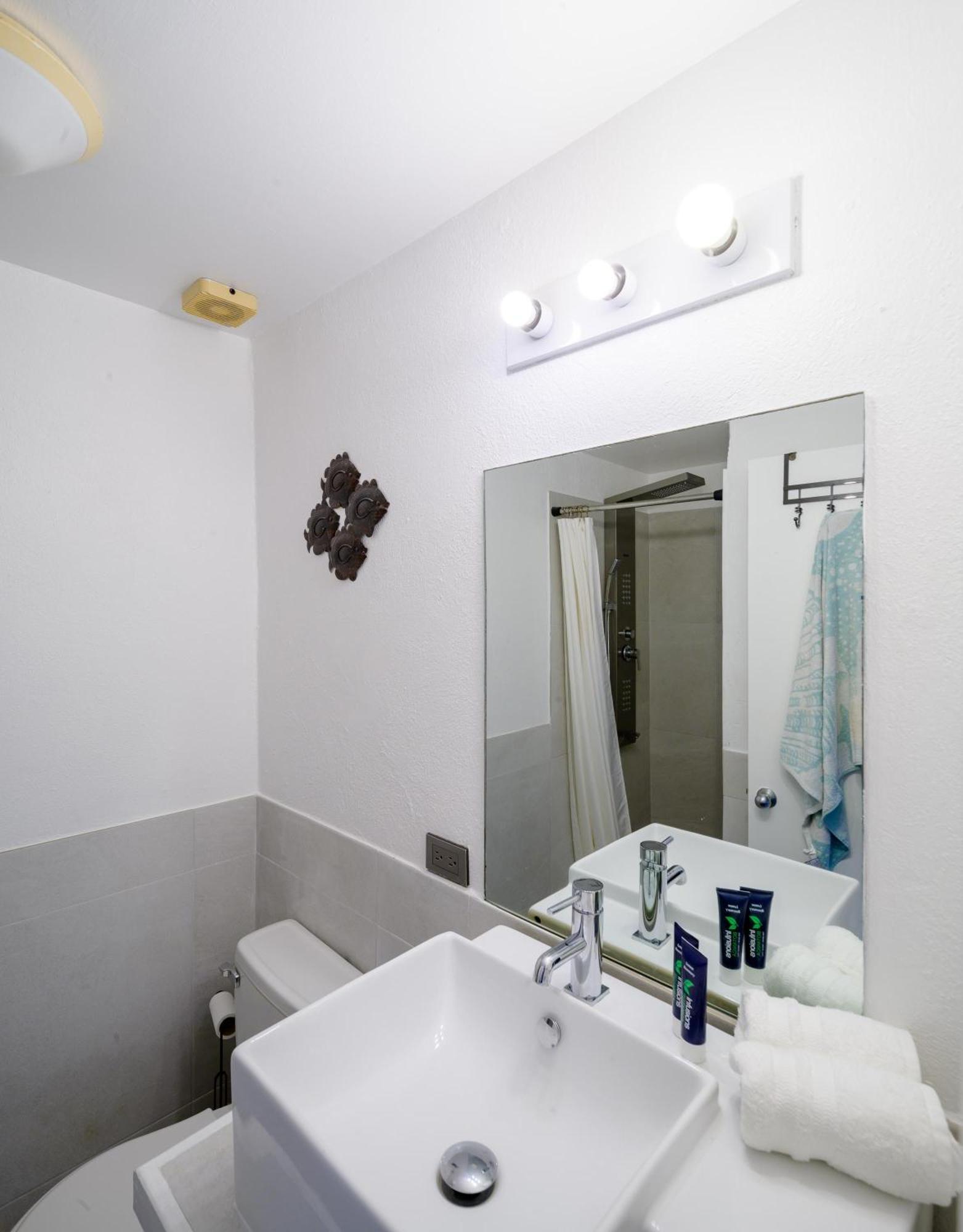 True North - Waterfront On Jolly Harbour Villa Bolands