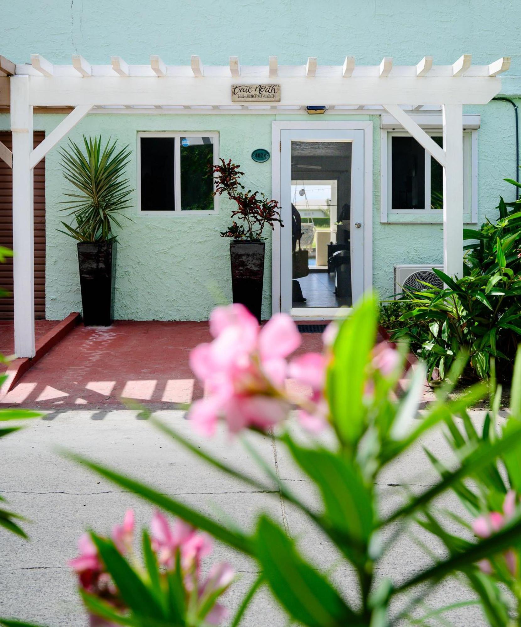 Villa True North - Waterfront On Jolly Harbour *