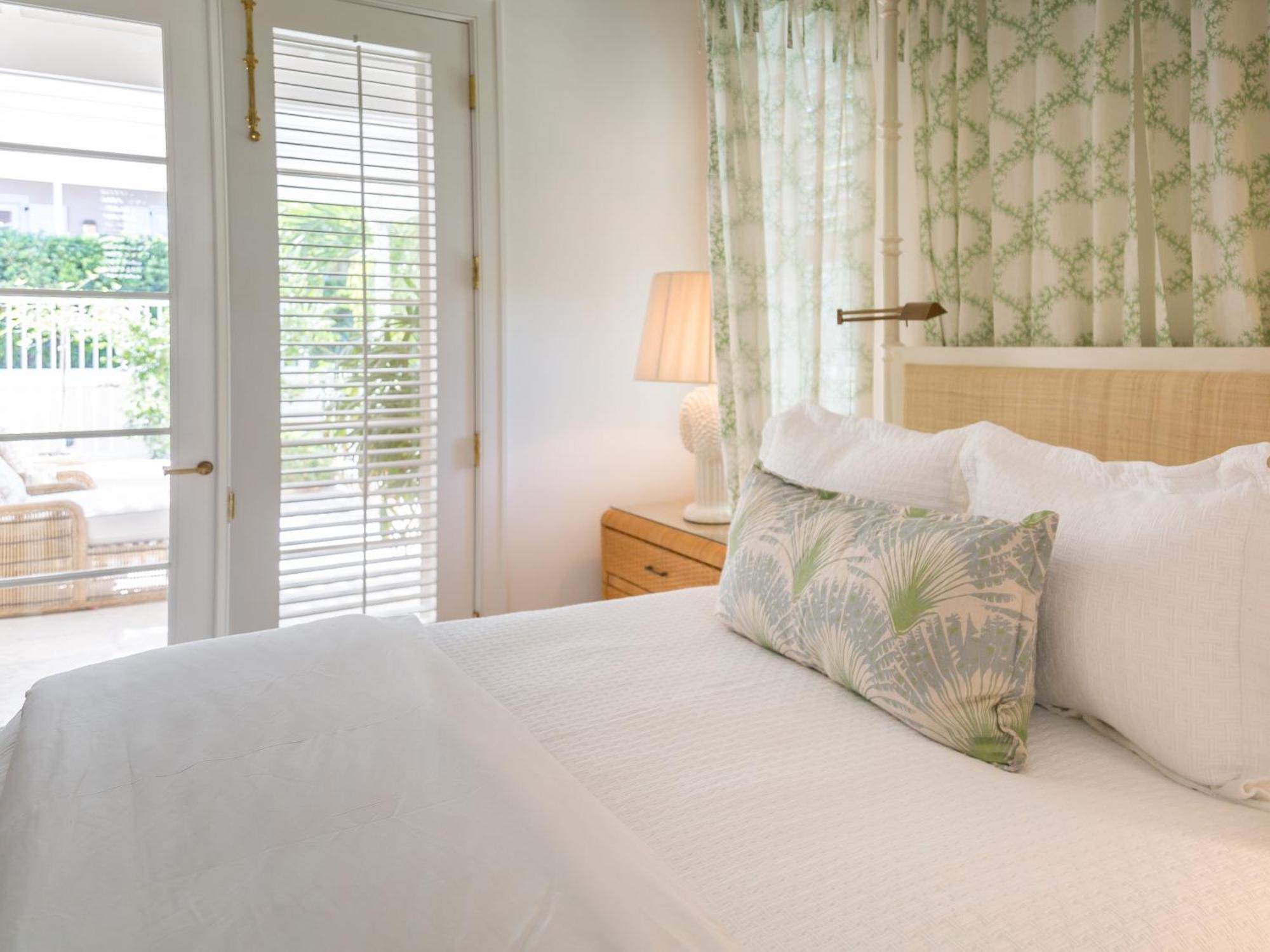 Eleven Bahama House 4*