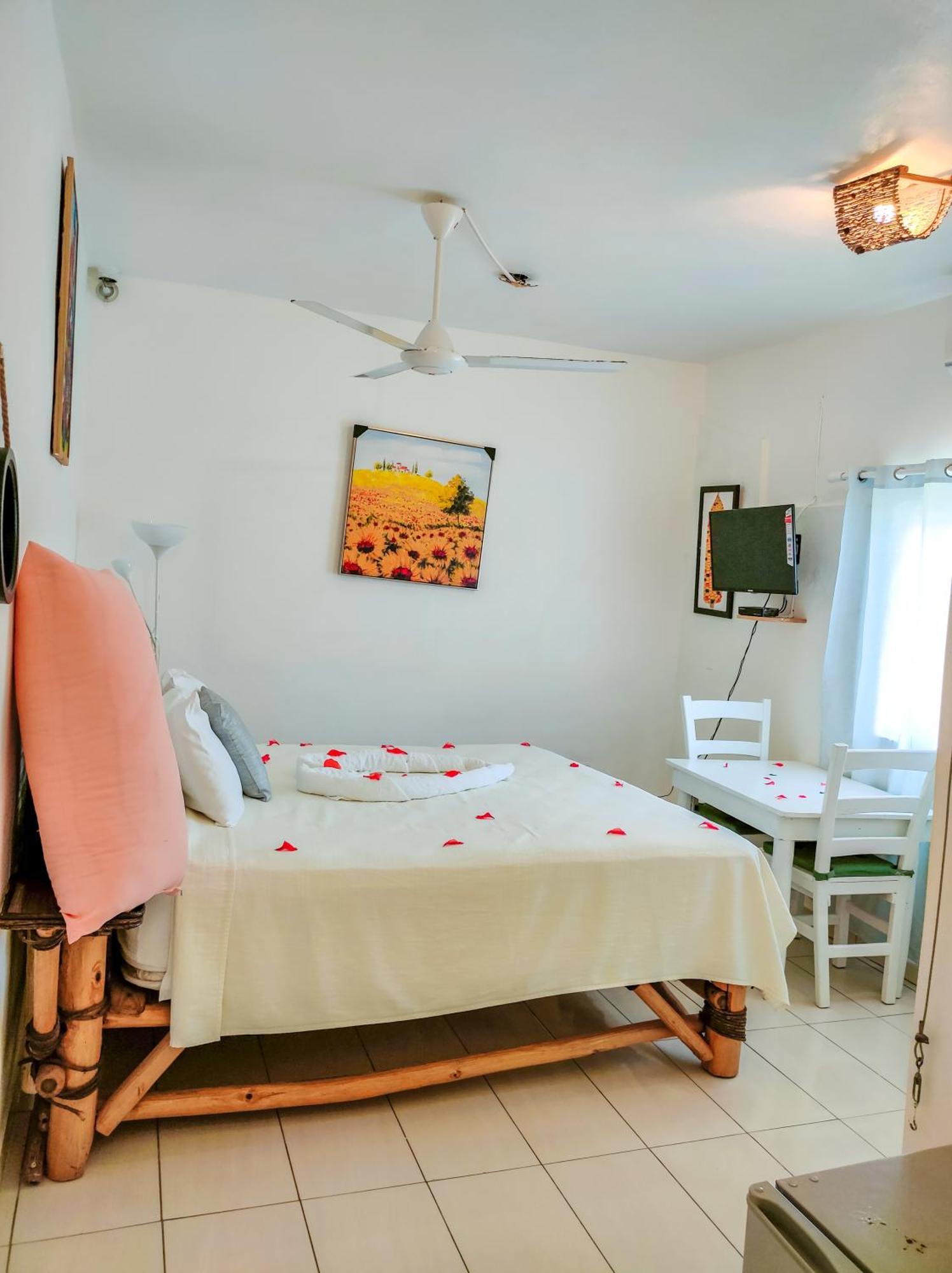 Aparthotel La Isleta 2*