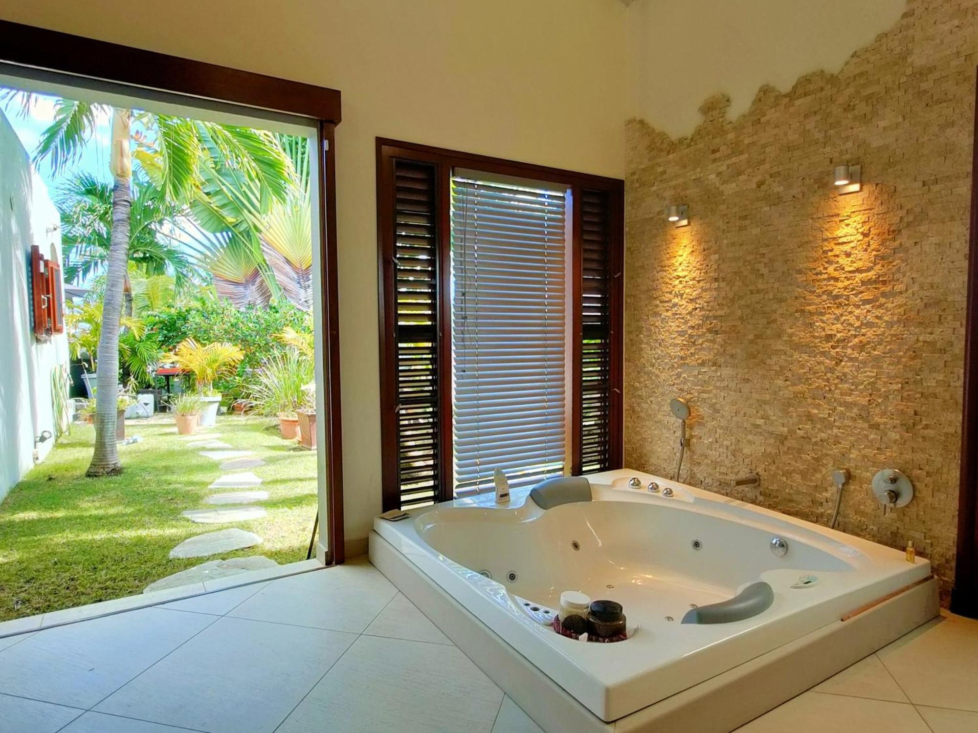 Villa Diamantine - Infinity Pool And Jacuzzi